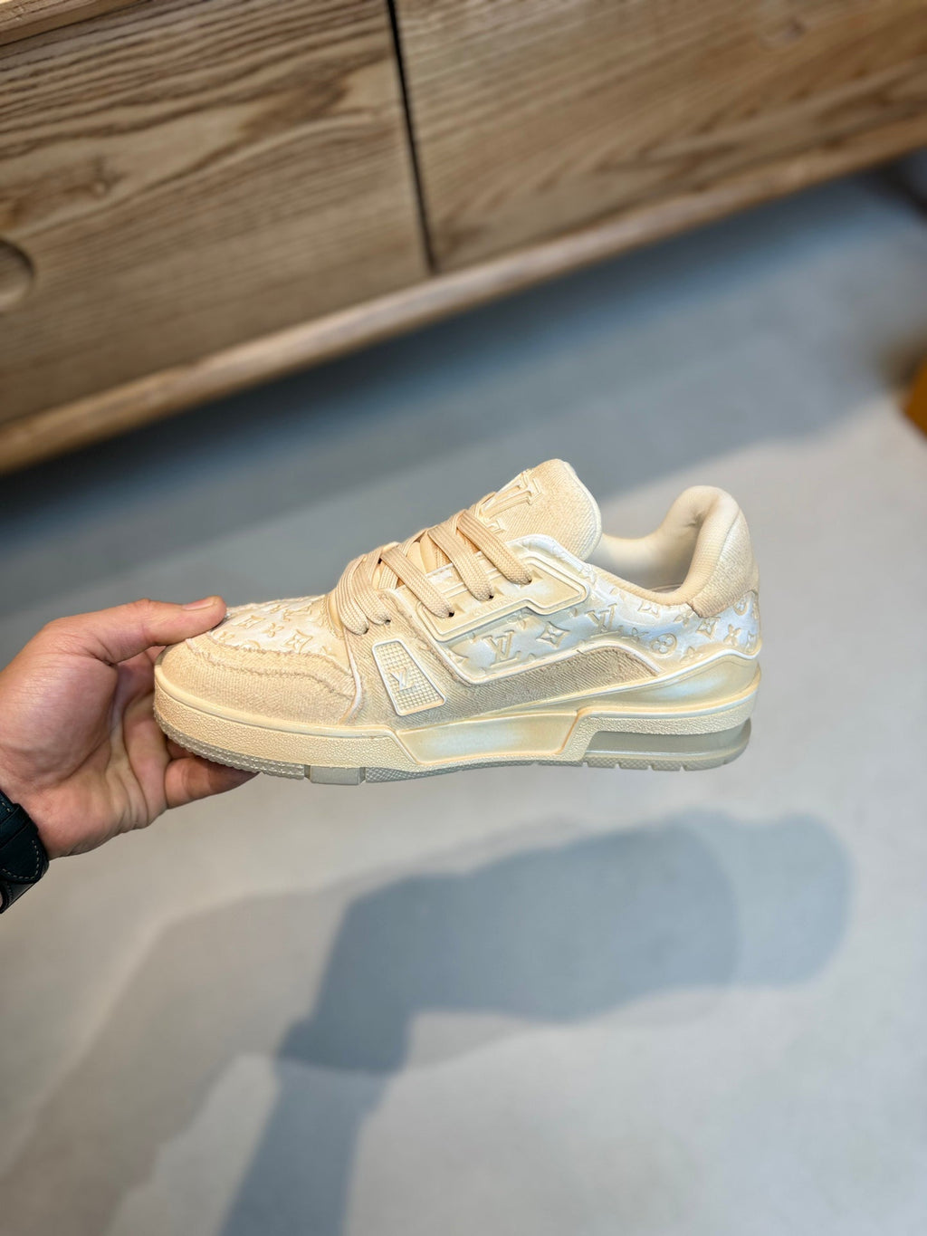 LV TRAINER MONOGRAM DENIM WHITE BEIGE SNEAKE