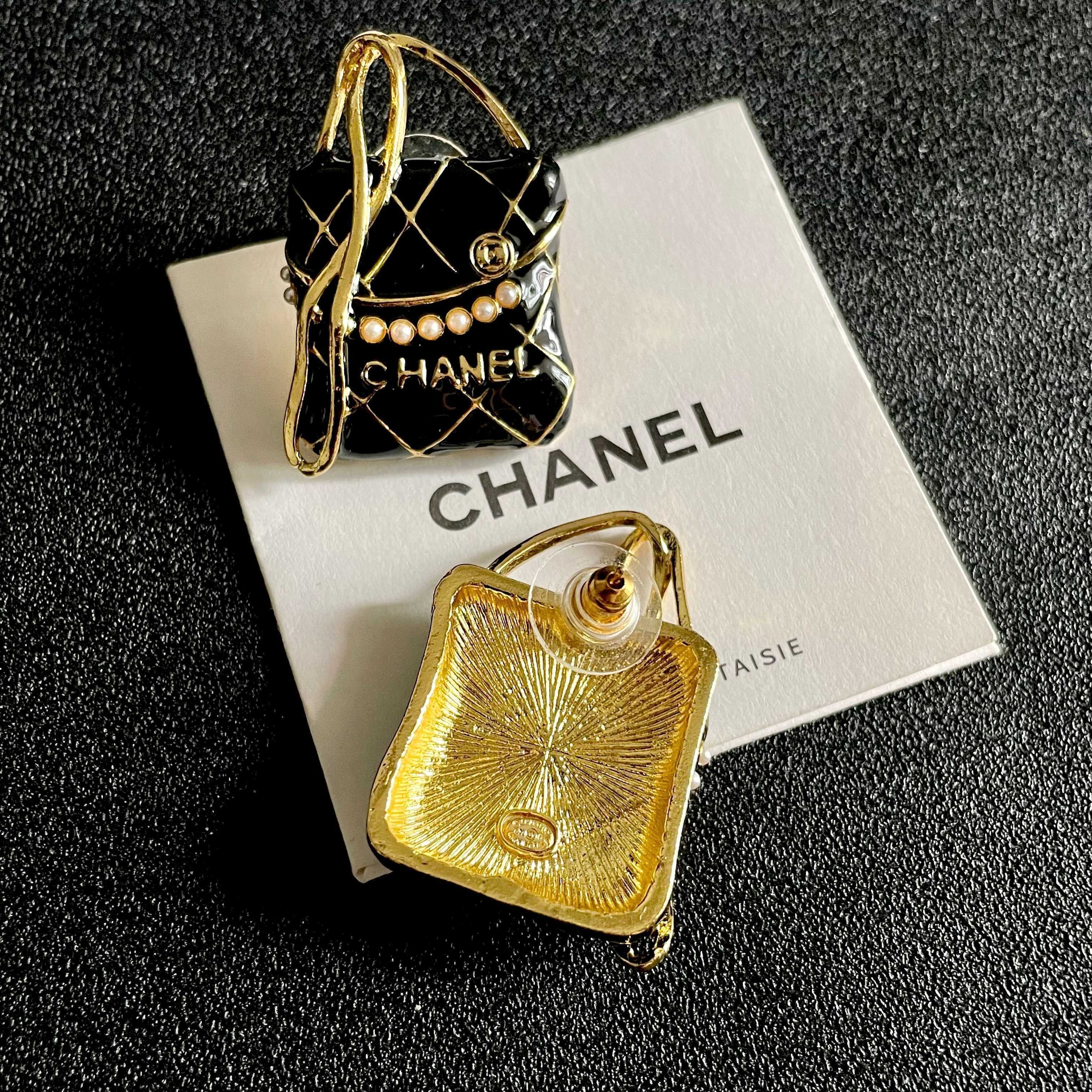 CC    Double C Bag Black Gold Earrings