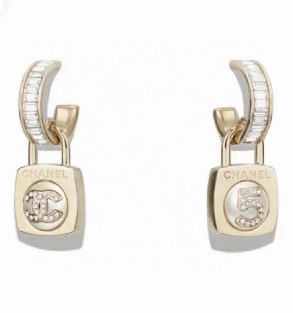 CC Pendant Looked Double C Diamond Light Gold Earrings