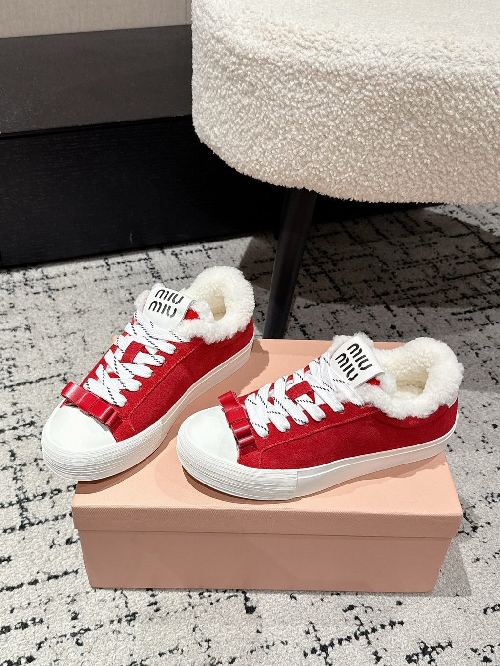 Miu 25 Small Bow Snealer Red White Suede Wool 541922
