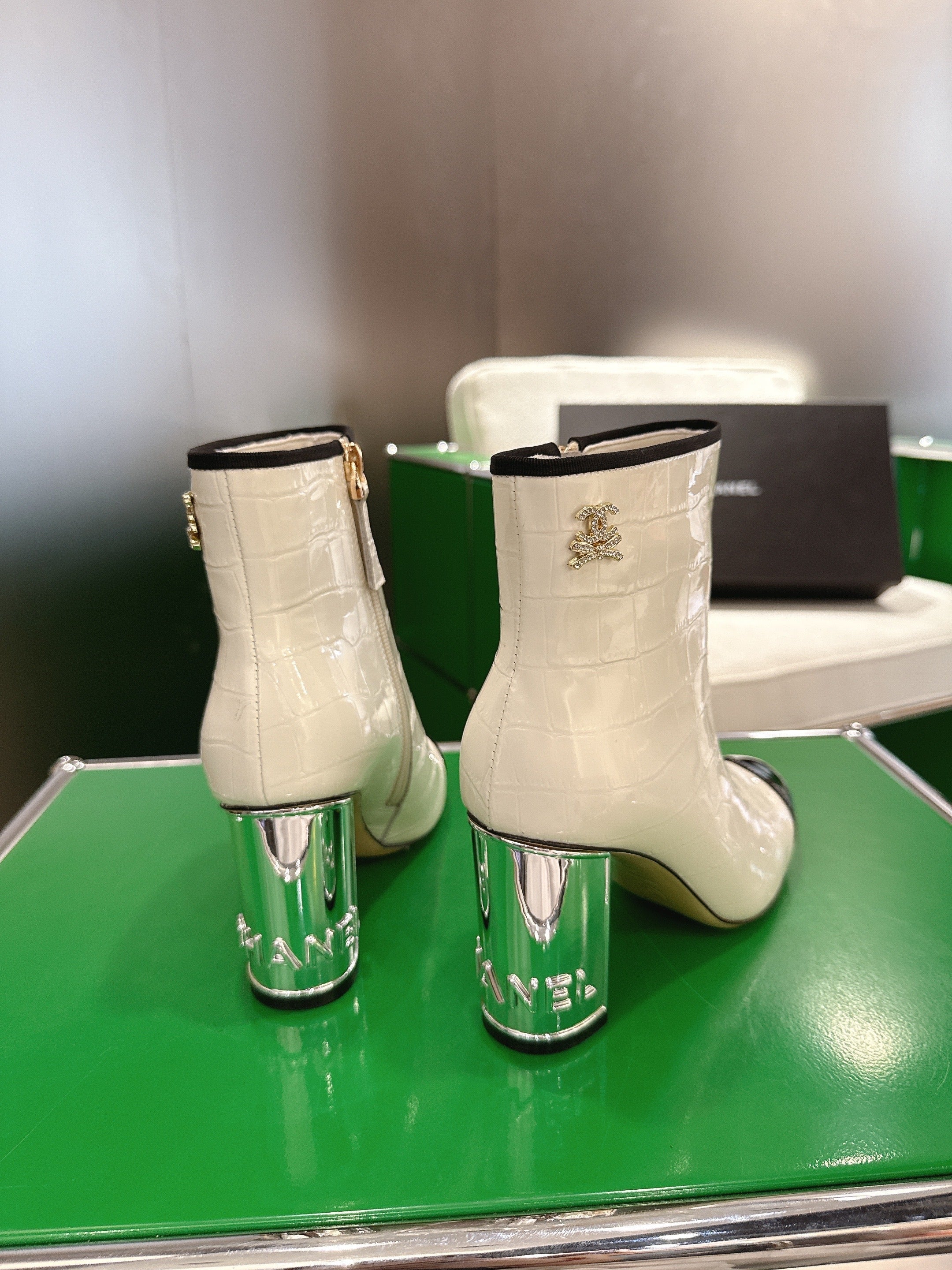 Chanel 2025𝐒𝐒 High Heeled Ankle Boots Cream and Black Glossy Leather 507546
