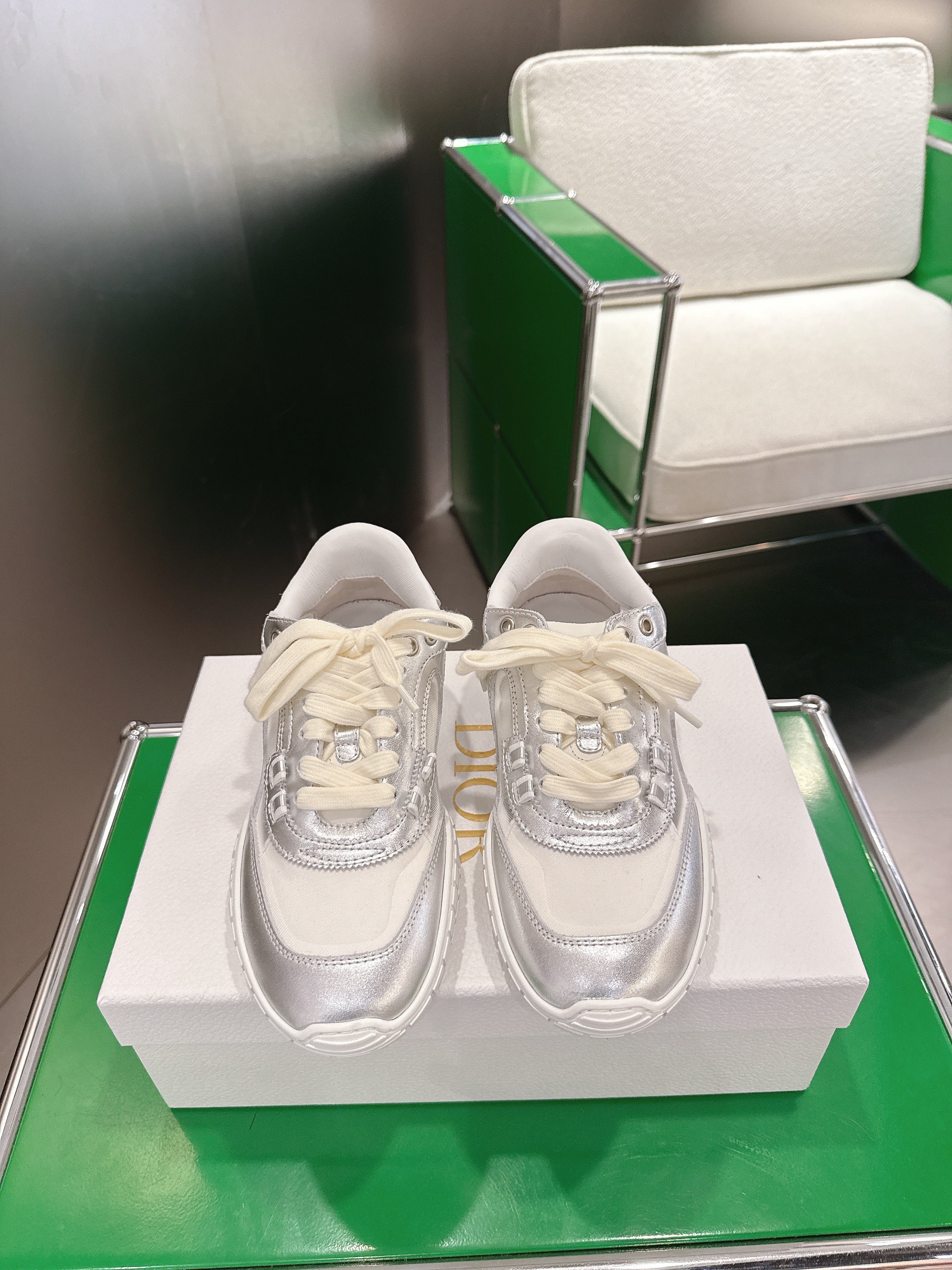 CD Tech Sneakers White Sliver Cowhide Mesh 562670