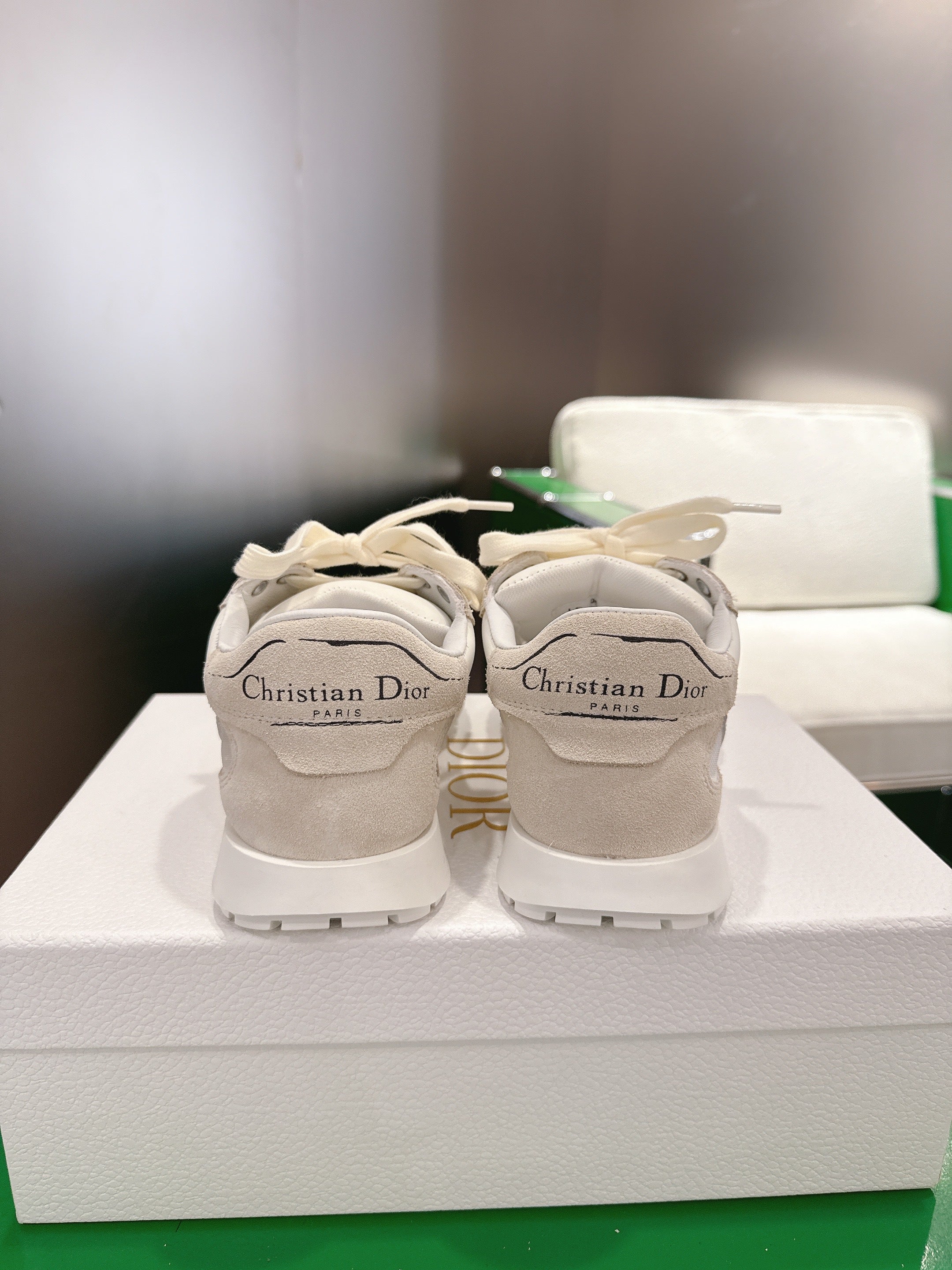 CD Tech Sneakers White Light Pale Taupe Cowhide Mesh Suede 562673