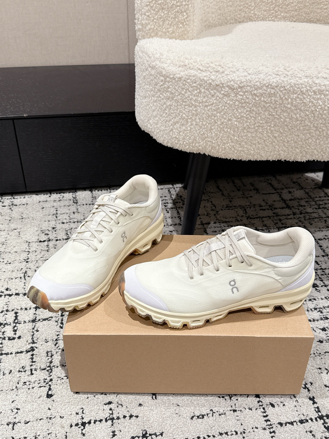 Loewe Ballet Runner 2.0 Sneaker Cream Mesh 500513