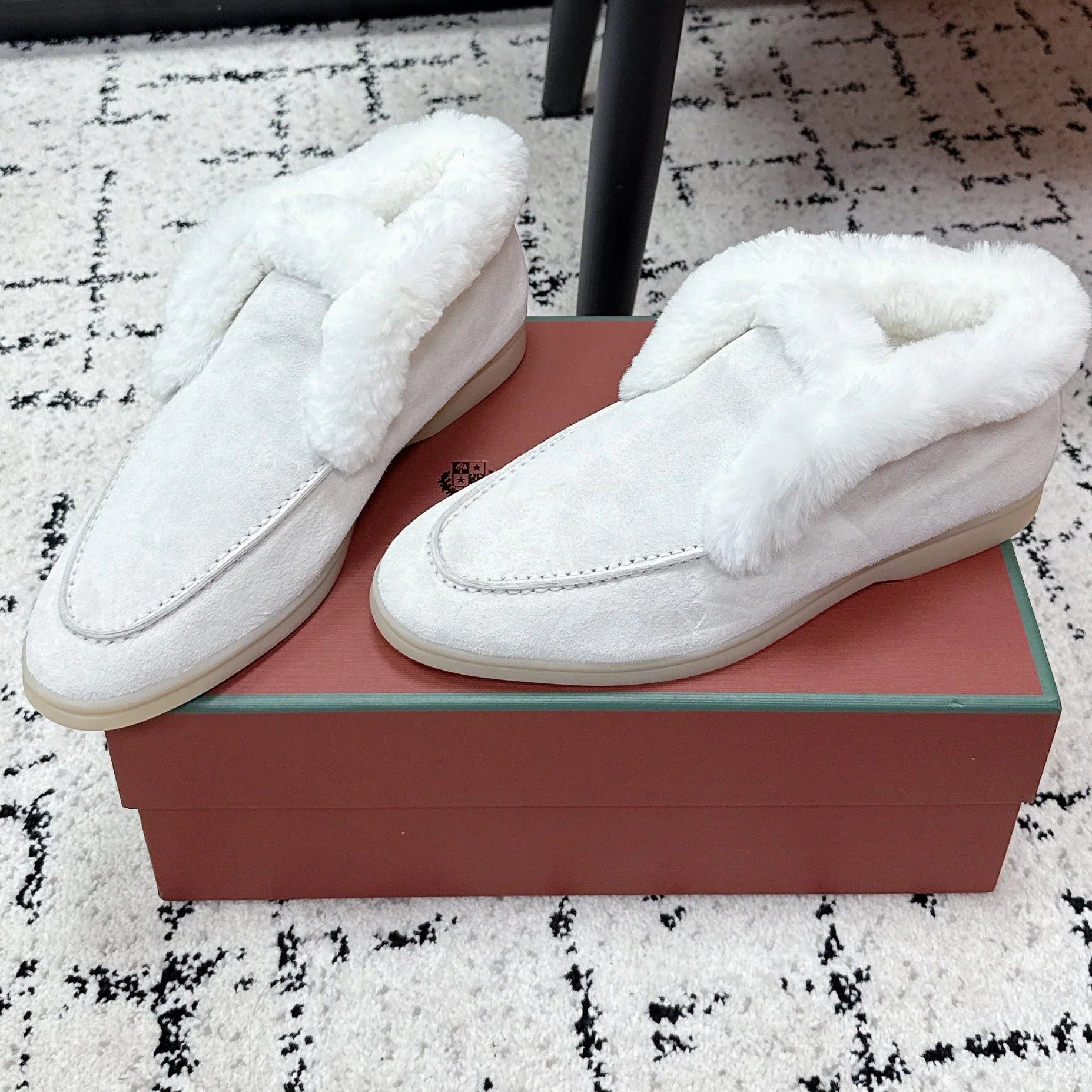 LP 26SS Open Walk Ankle Boot Off-white Suede Fur 617388