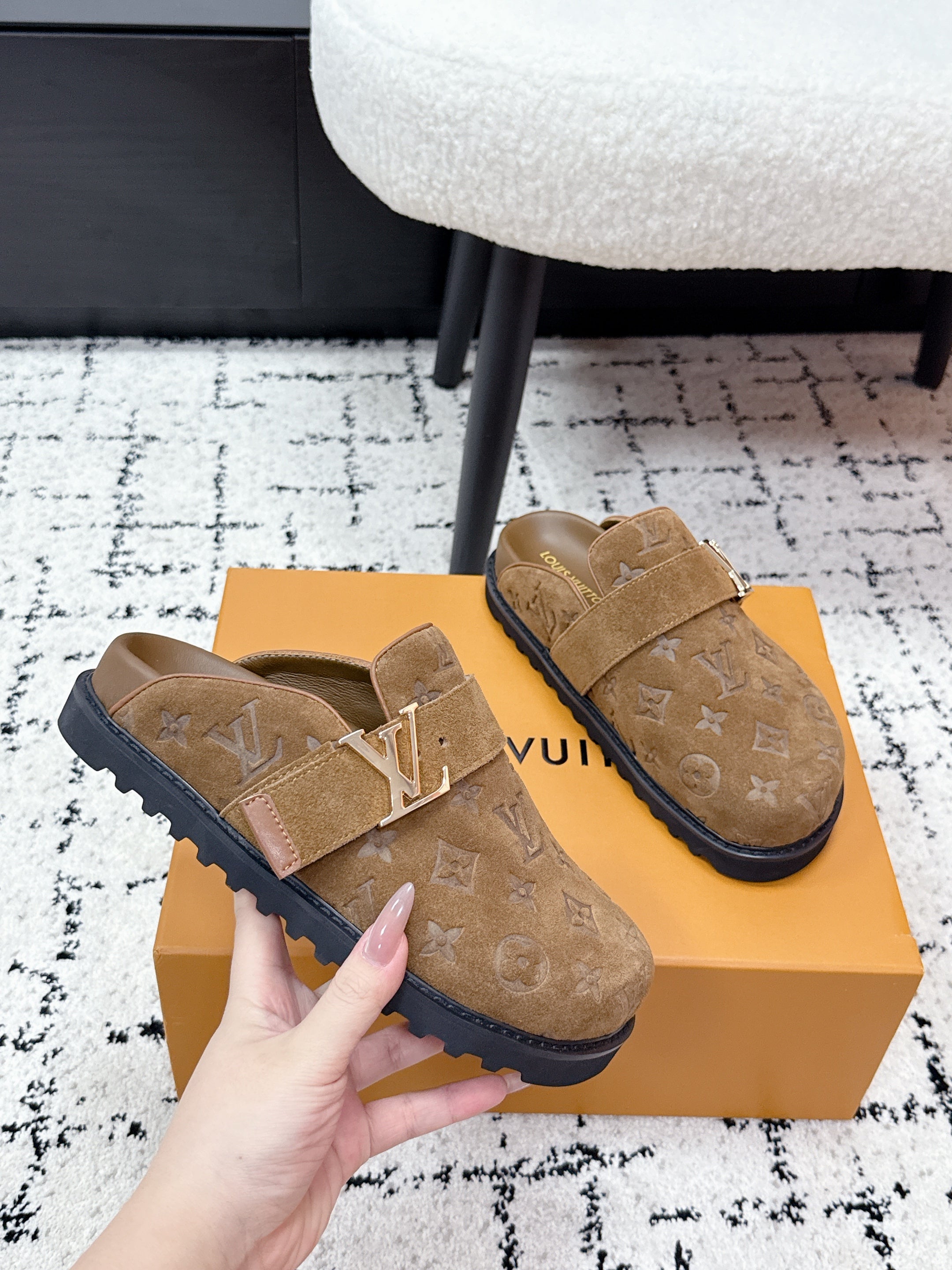 LV Cosy Comfort Mules Full Brown Monogram Suede 616988