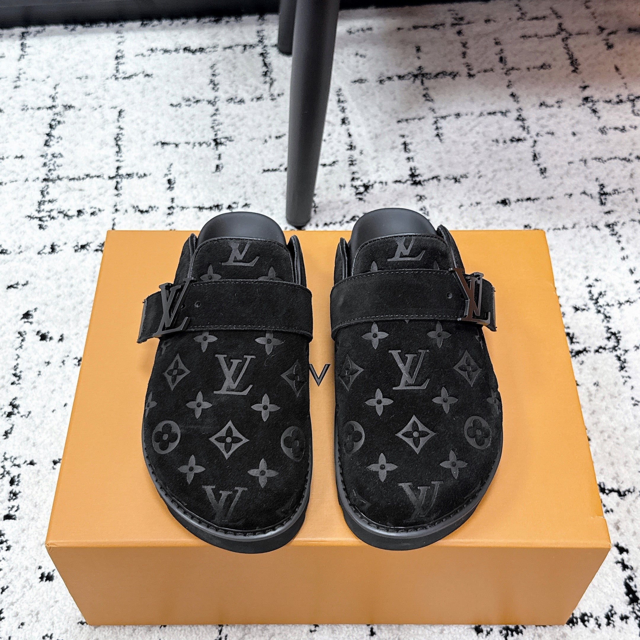 LV Cosy Comfort Mules Full Black Monogram Suede 616989