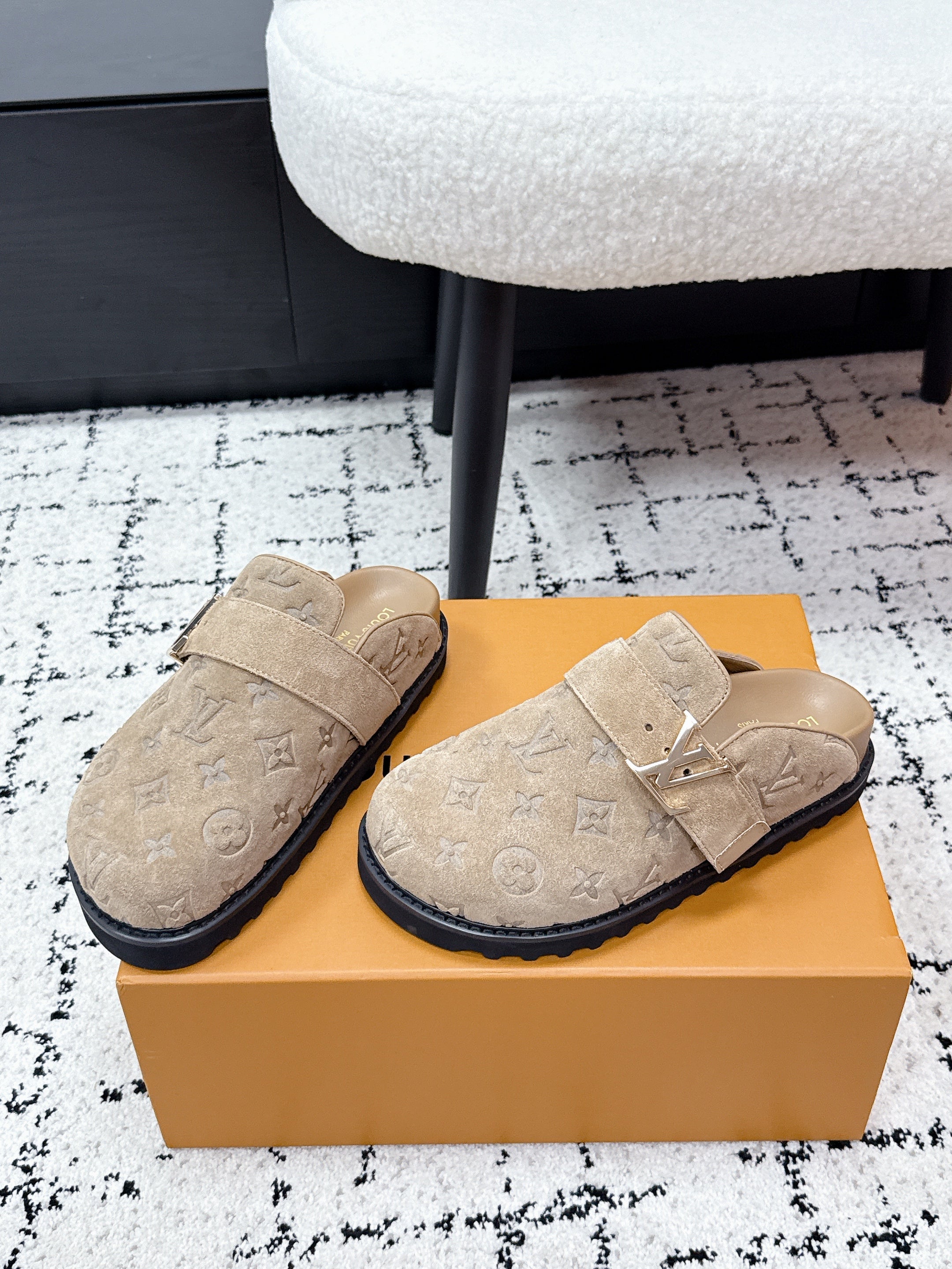 LV Cosy Comfort Mules Light Brown Monogram Suede 616990
