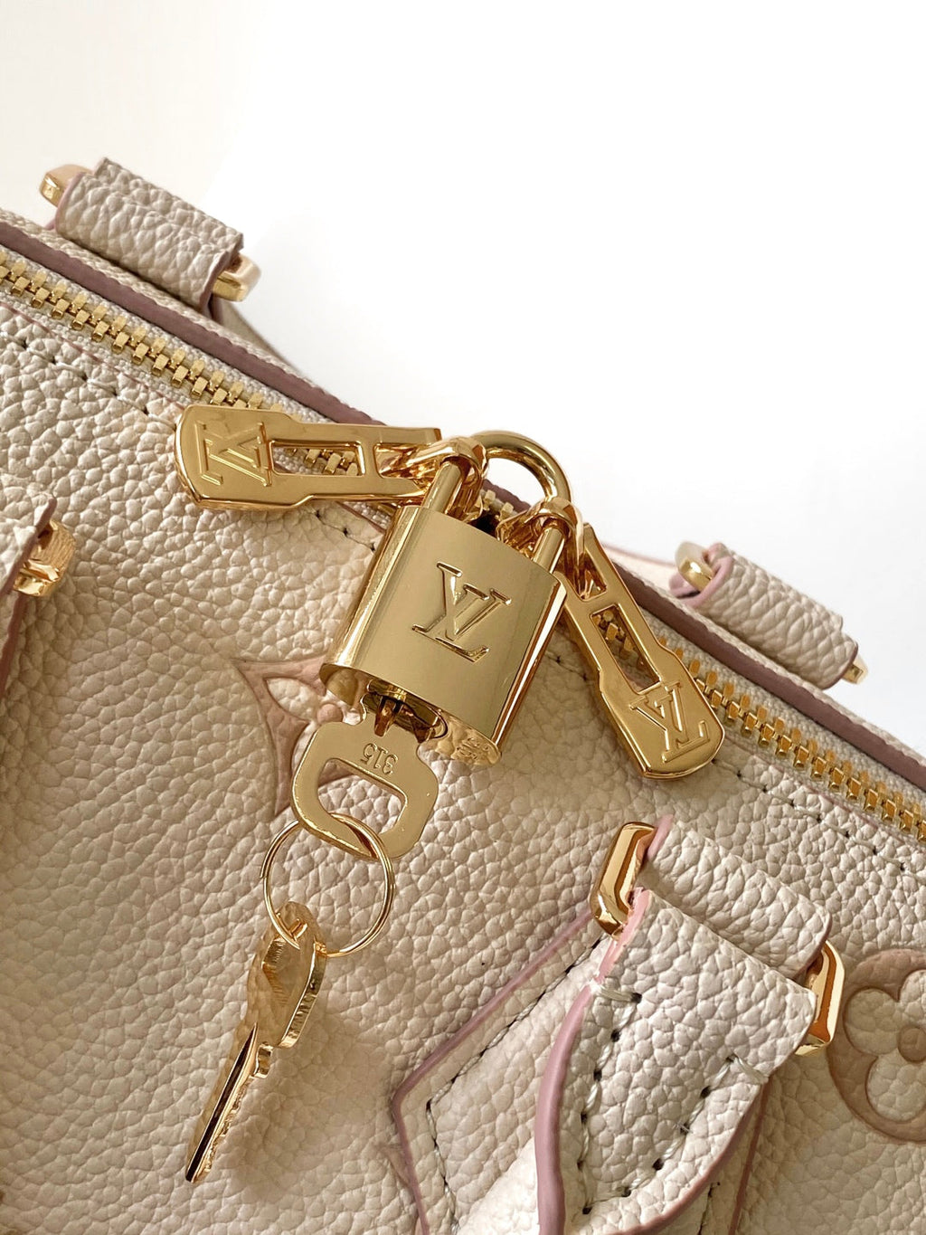 LV Speedy 20 Bandoulière Bag Beige Embossed cowhide 252519
