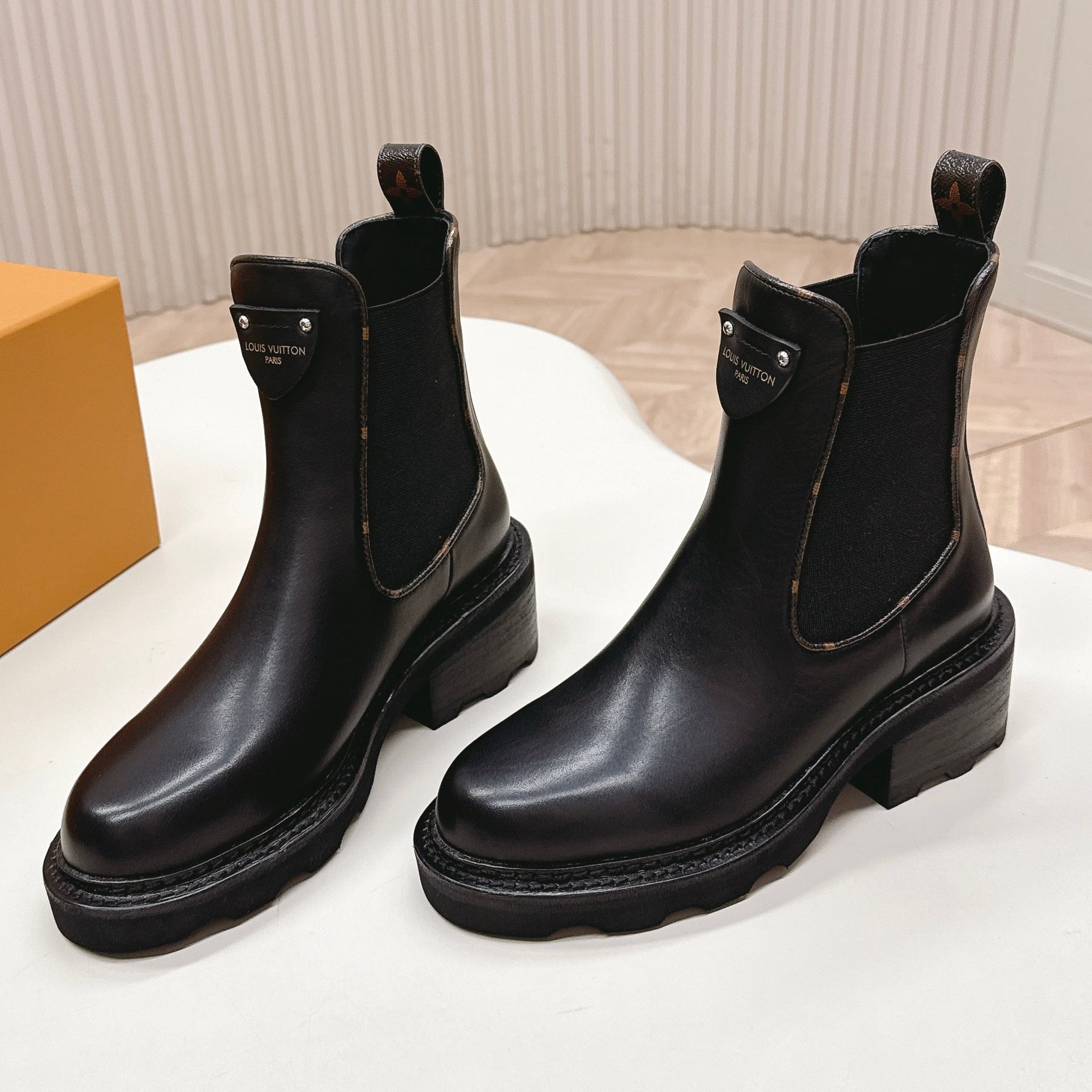 LV 2026 Beaubourg Platform Ankle Boot Black Calfskin 595465