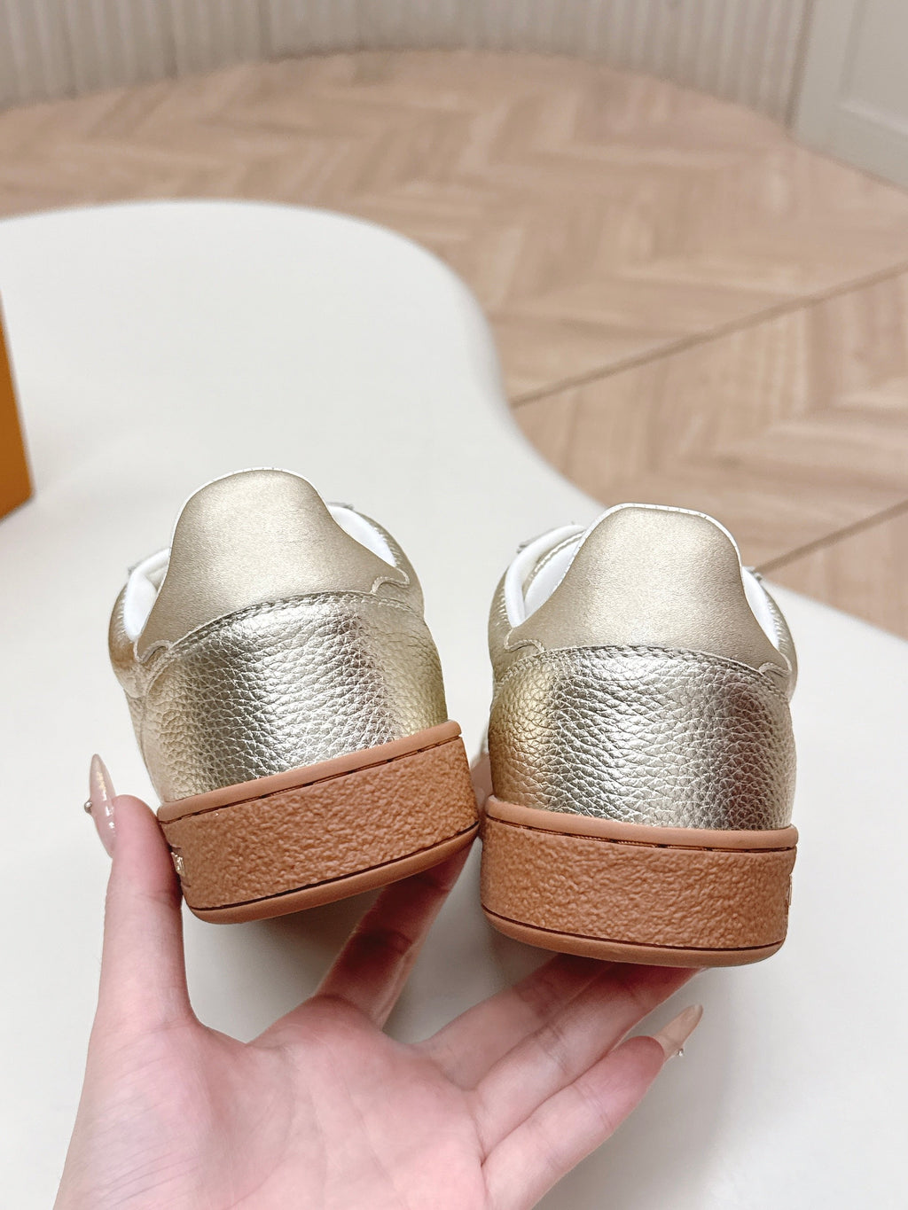 LV 2026 Frontrow Sneaker Light Gold Cowhide 595445
