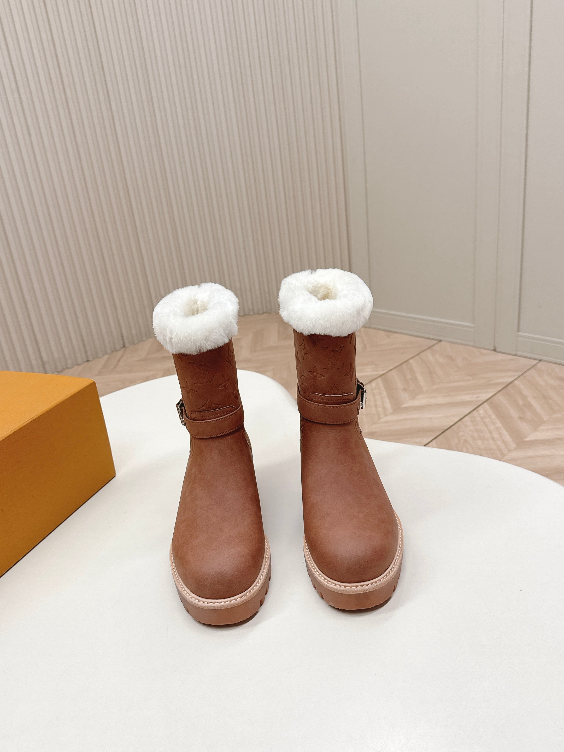 LV 2026 Territory Ankle Boot Brown White Nubuck Calf Leather 595442