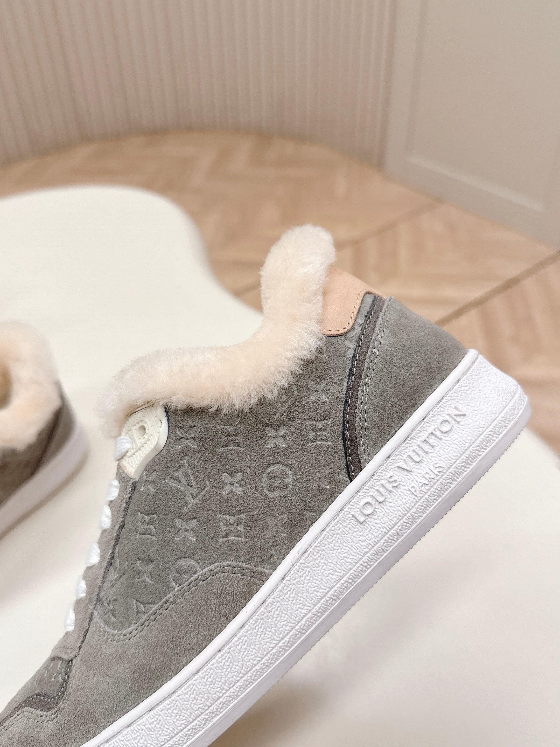 LV Stadium Sneaker Grey Suede Wool 595430