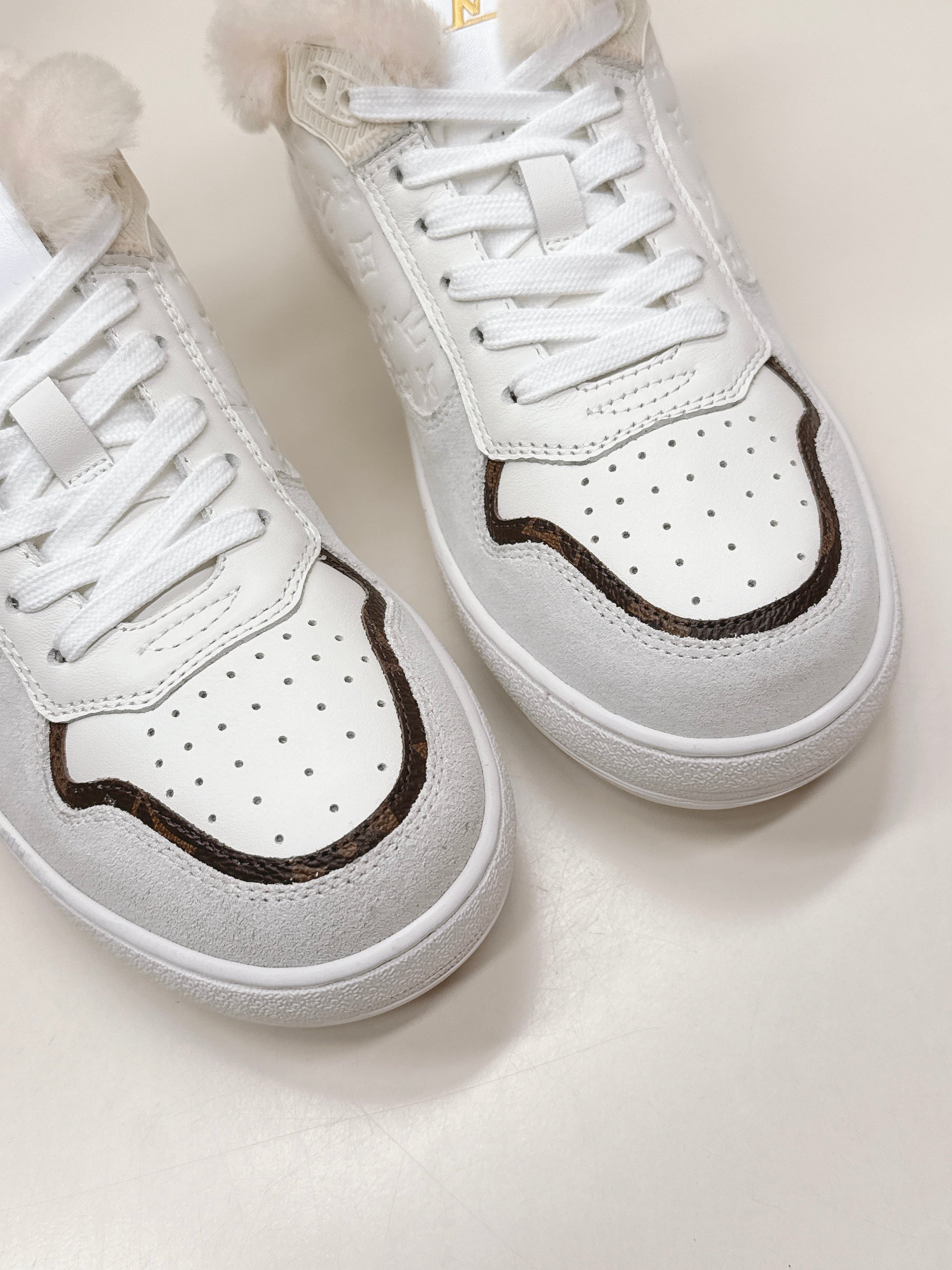 LV Stadium Sneaker White Brown Monogram Canvas Cowhide Wool 595426