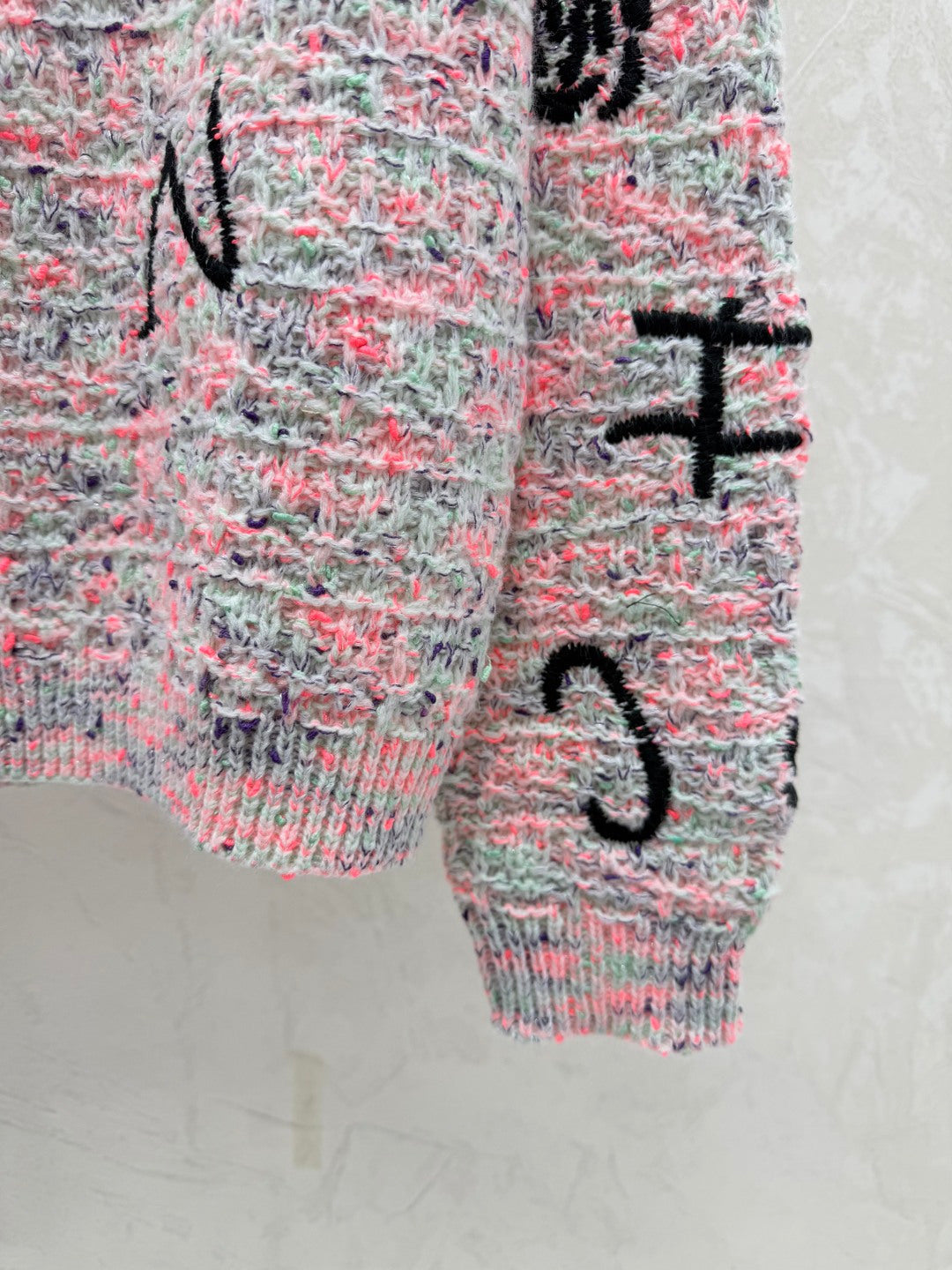 CC 26 Crew Neck Embroidered Logo Knit Sweater Wool 809408
