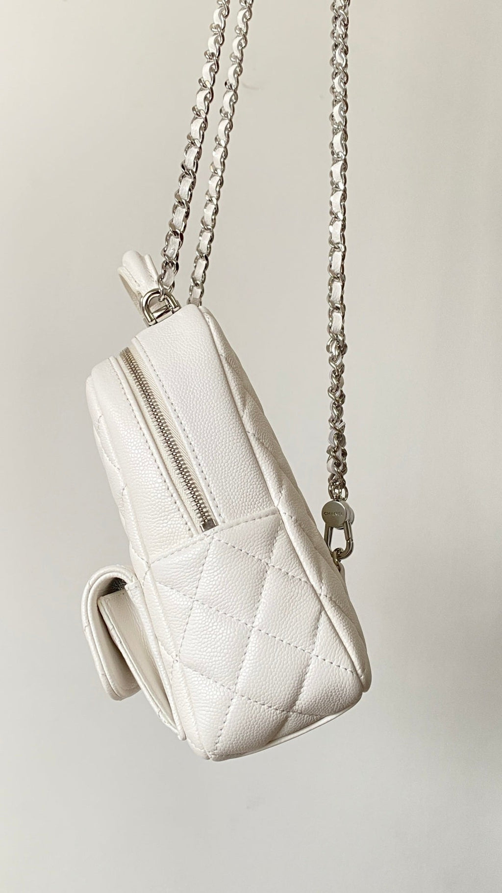 Chanel 25 Backpack 18cm White Caviar Leather