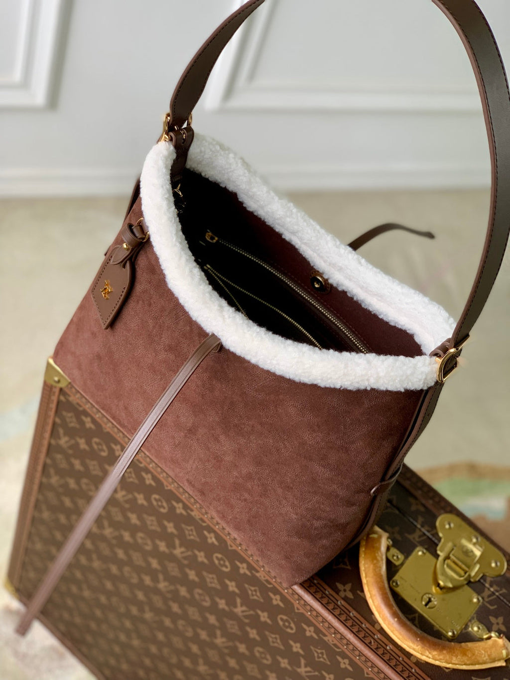 LV 2025 Ski CarryAll PM Bag 34cm Chocolate Brown Suede Cowhide 347358