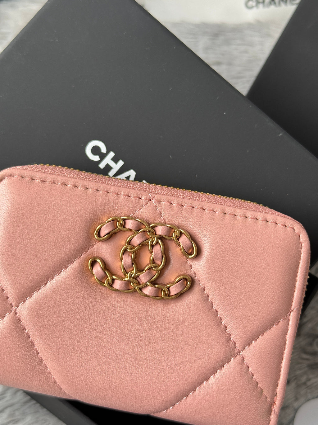 CC 19 Quilted Zipper Coin Purse Pink Gold-Tone Sheepskin 242796