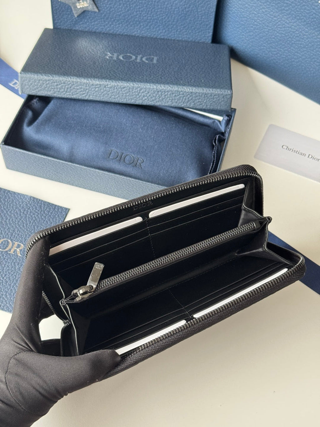 CD Long Zipped Wallet 19.8cm Black Gravity Leather