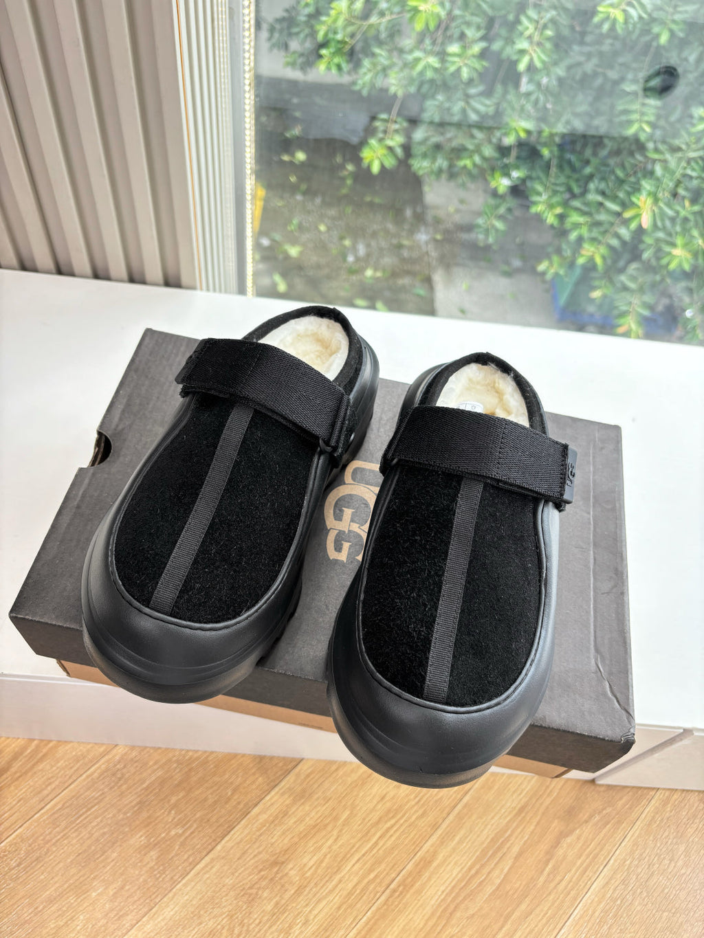 UGG PeakMod Mule Black Suede 525928