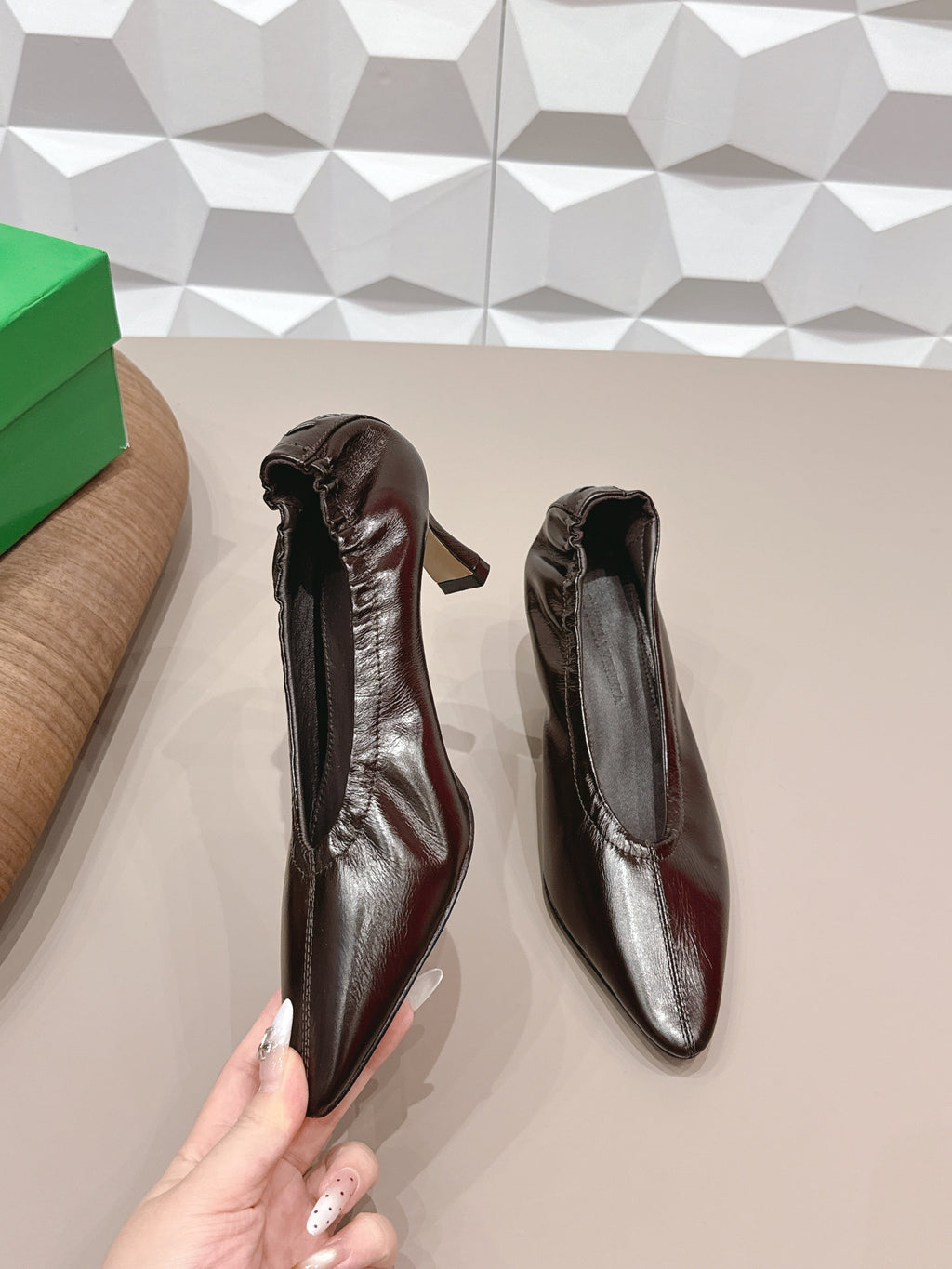 BV Sofia Pump 4cm Chocolate Sheepskin 613300