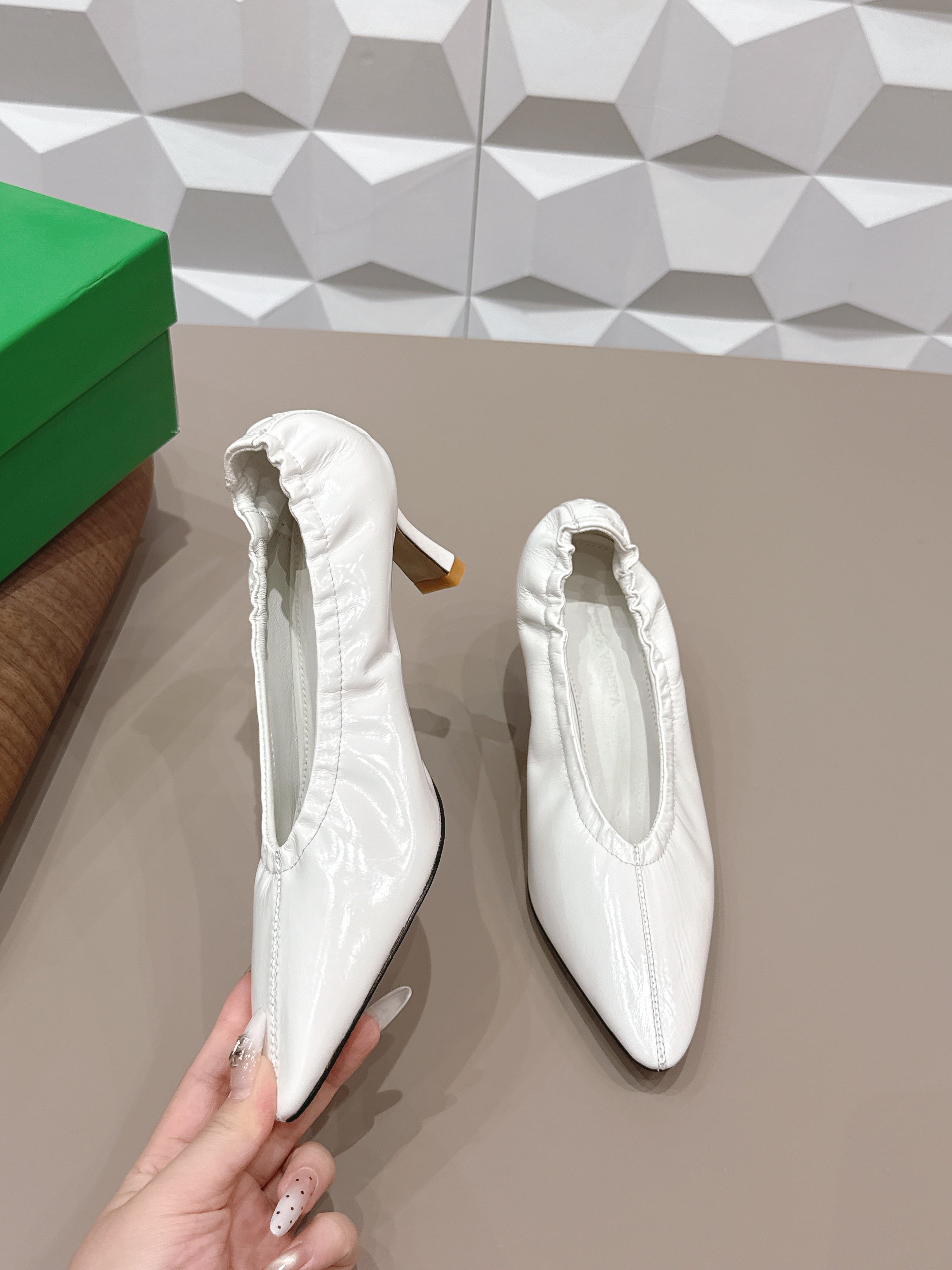 BV Sofia Pump 4cm White Sheepskin 613302