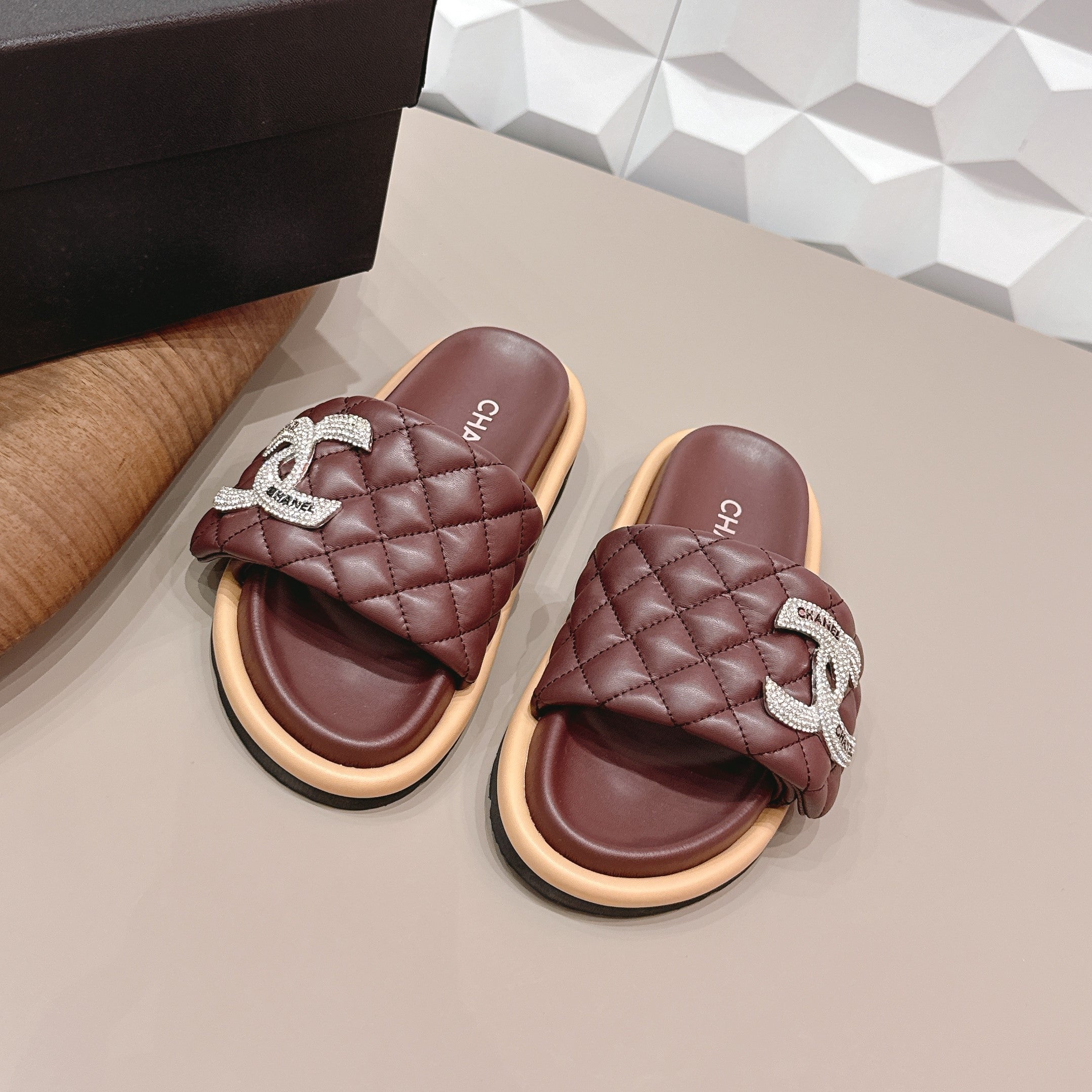 CC 26s Sandals Double C Buckle Burgundy Quilted Leather 613267