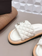 CC 26s Sandals Double C Buckle White Quilted Leather 613270