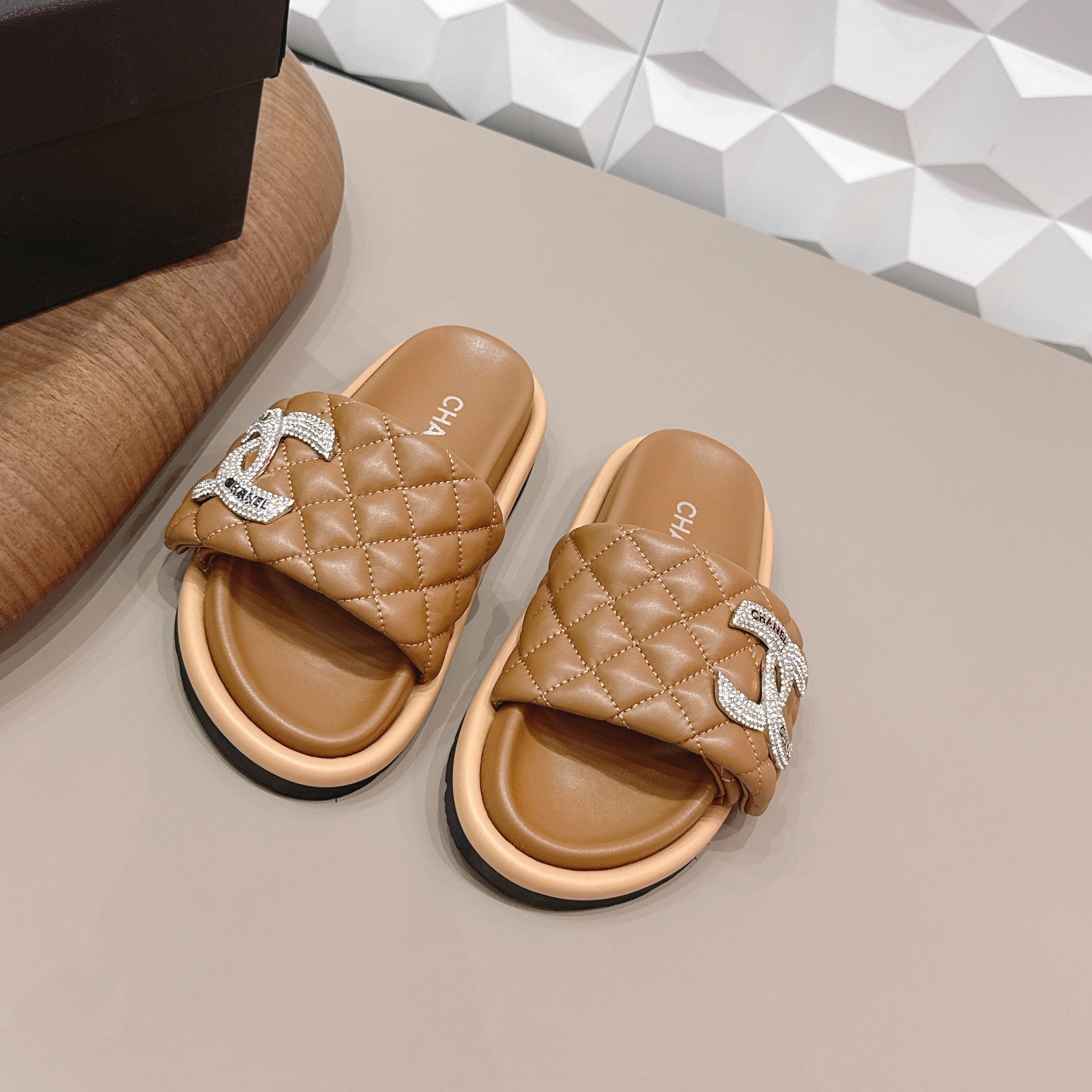 CC 26s Sandals Double C Buckle Brown Quilted Leather 613268