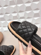CC 26s Sandals Buckle Black Quilted Leather 613271