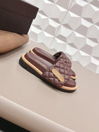 CC 26s Sandals Buckle Burgundy Quilted Leather 613272