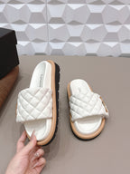 CC 26s Sandals Buckle White Quilted Leather 613275