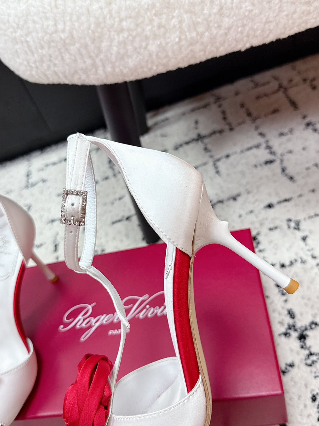 RV Rose Vivier Flower Sandal 10cm White Red Satin 617300