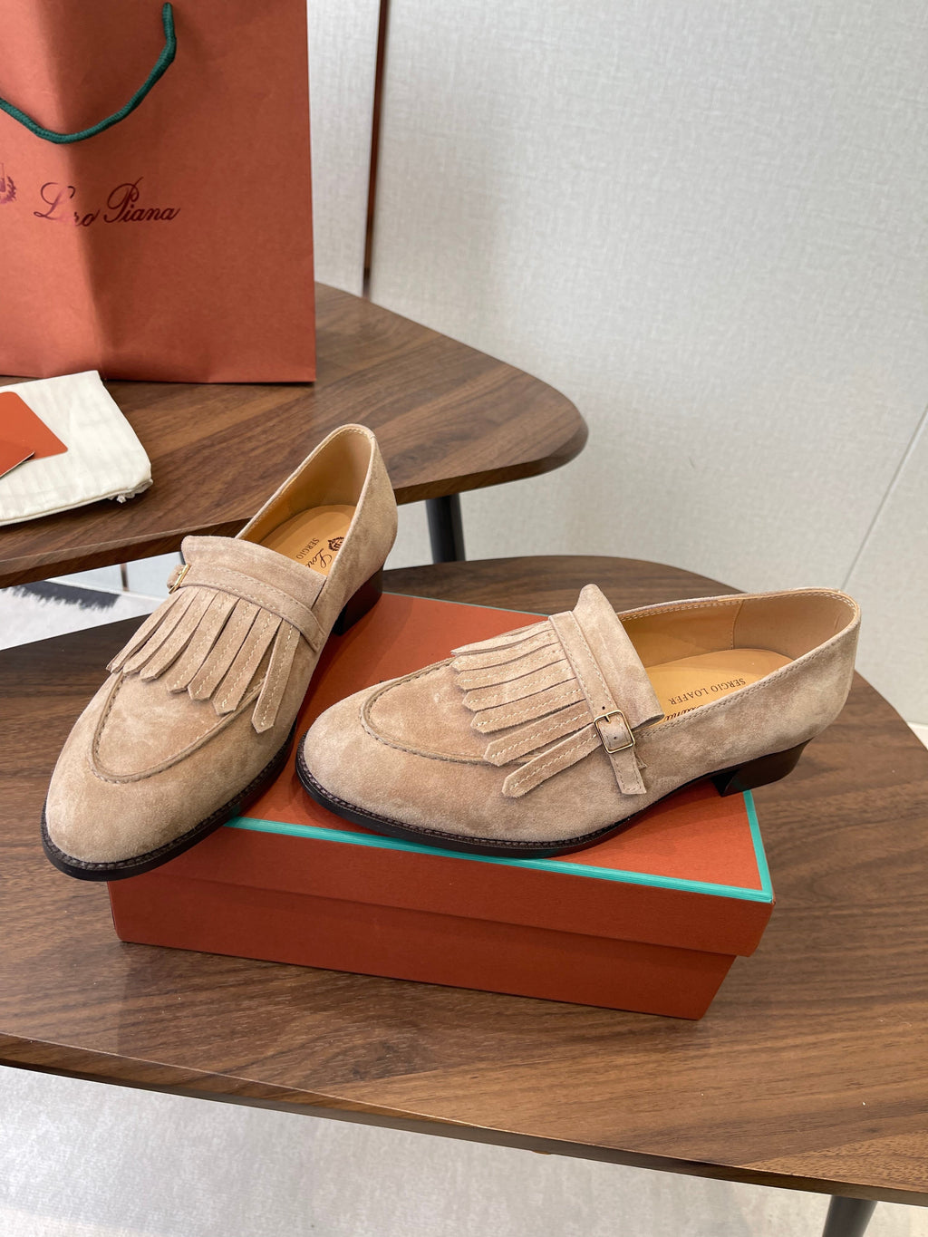 LP 26SS Loafers Beige Suede 579618