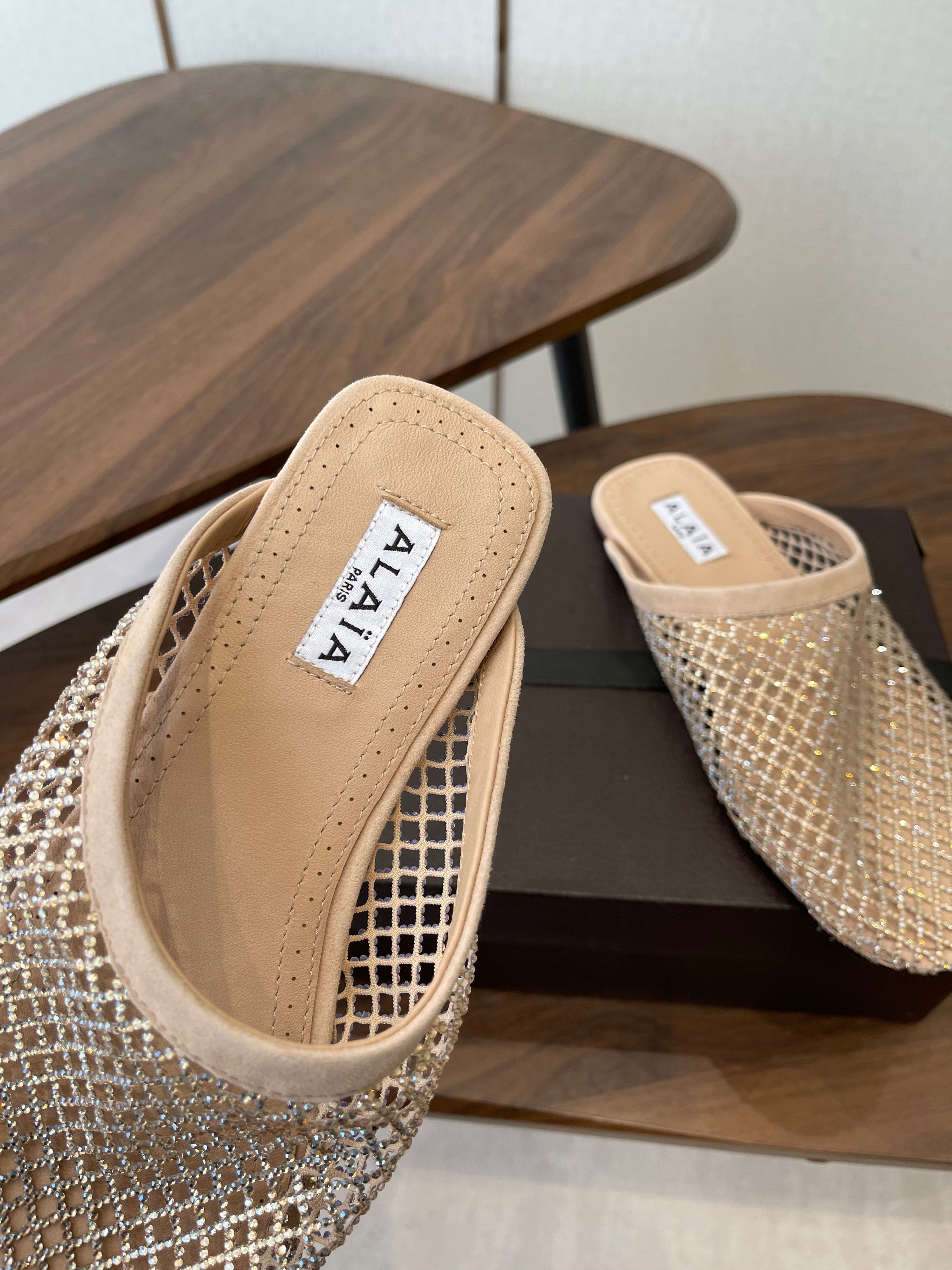 Alaia 26 Half-Slippers Beige Mesh Rhinestones 624901
