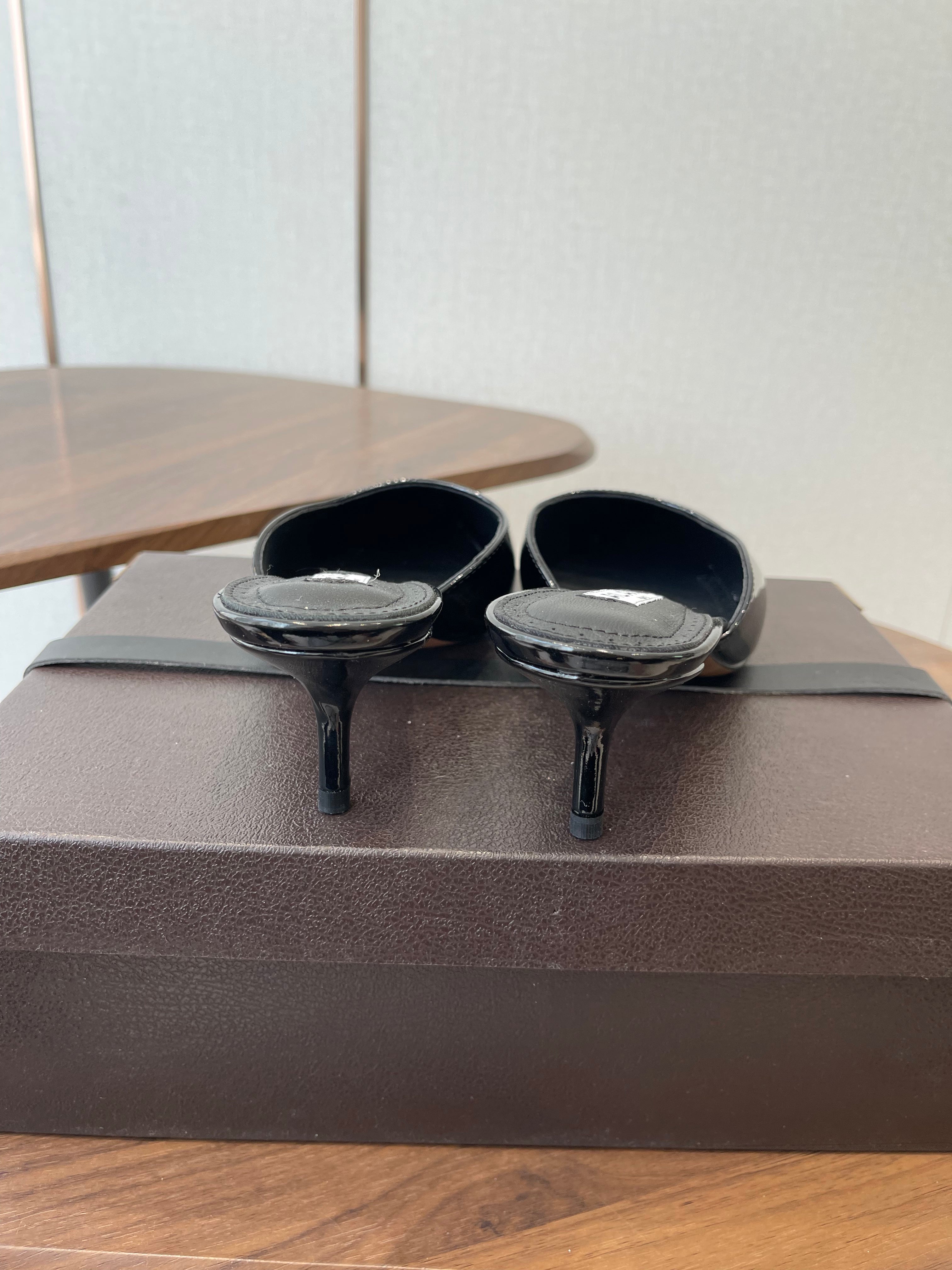 Alaia 26  Pointed-toe Mules 50 Black Patent Leather 624912