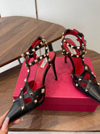 VT Studdy Pumps 95mm Black Red Leather 624357