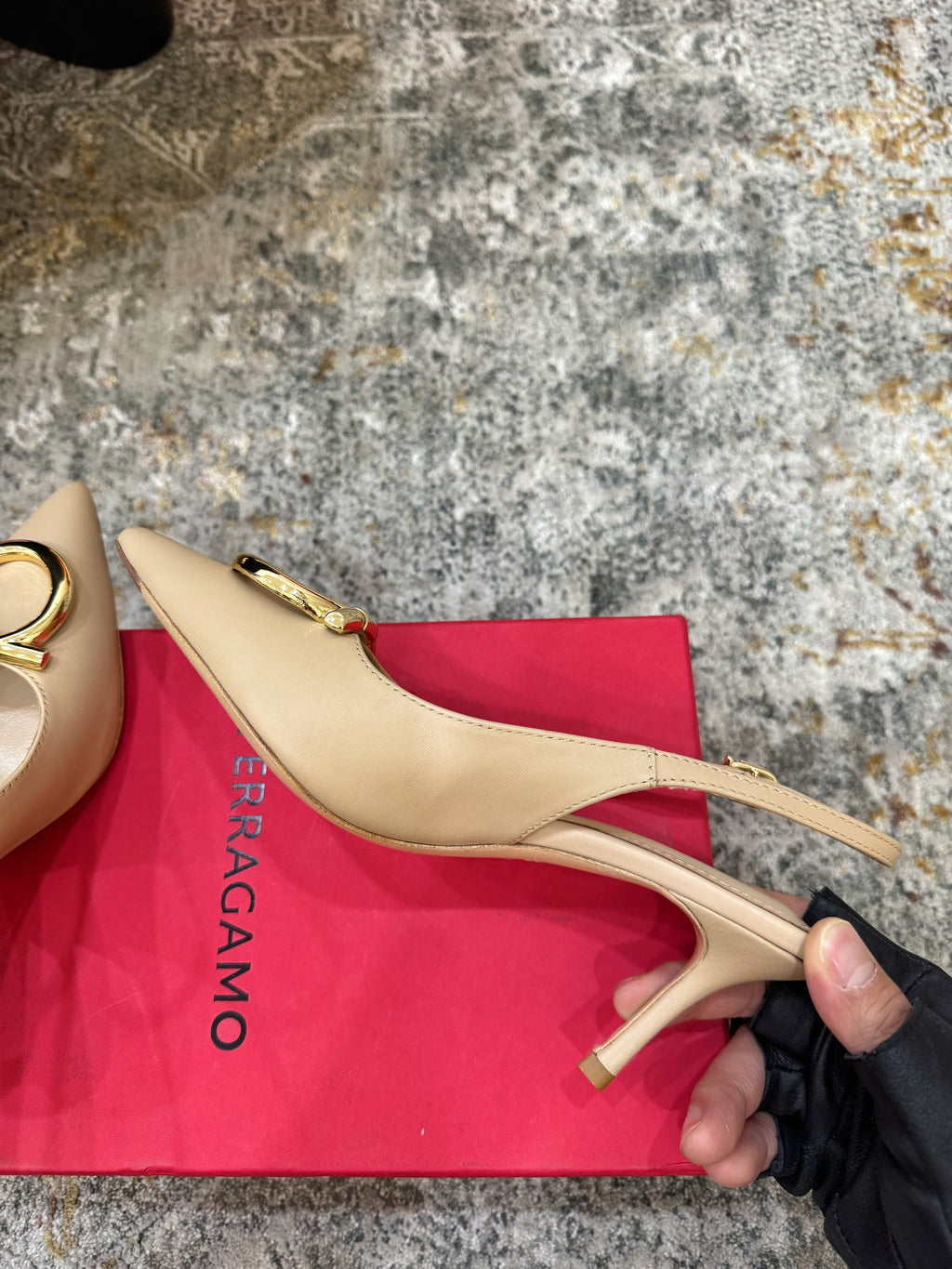 Ferragamo Maxi Gancini Slingback 7.5cm Beige Cowhide