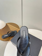 CC 25 Thong Sandal Black Diamond Logo