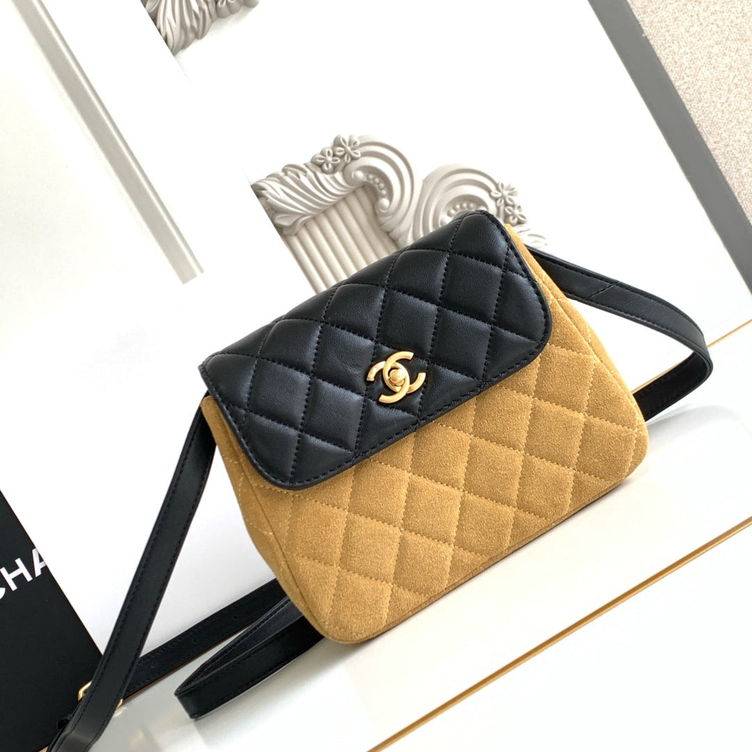 CC 25A Shoulder Bag 18.5cm Brown Black Suede