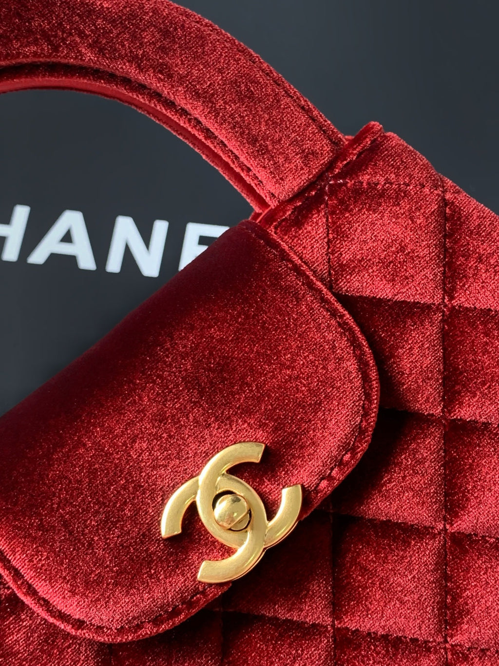 cc 24a nano 19cm kelly shopper bag red velvet