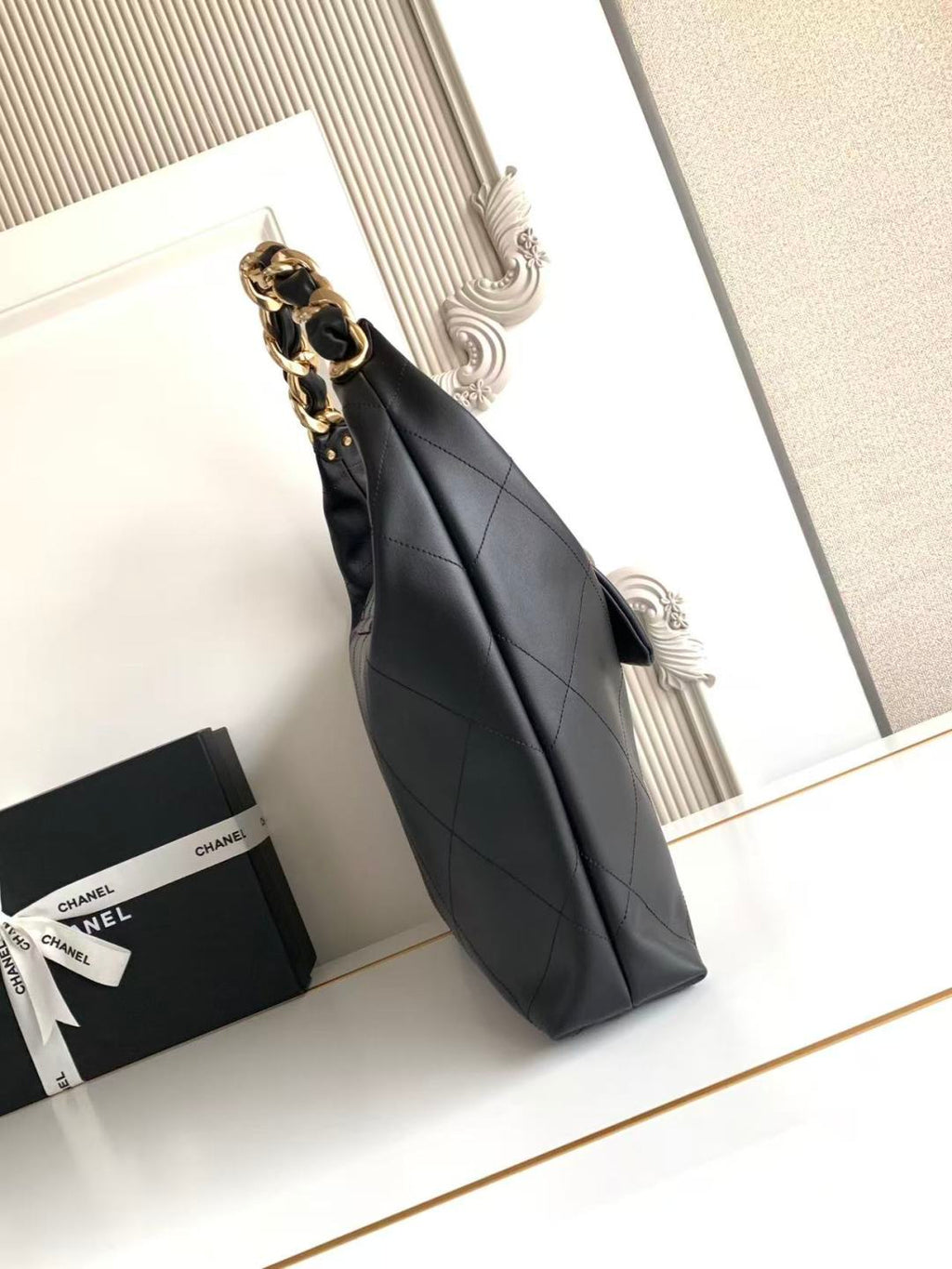 CC 2025 Bag 28cm Black Gold Calfskin