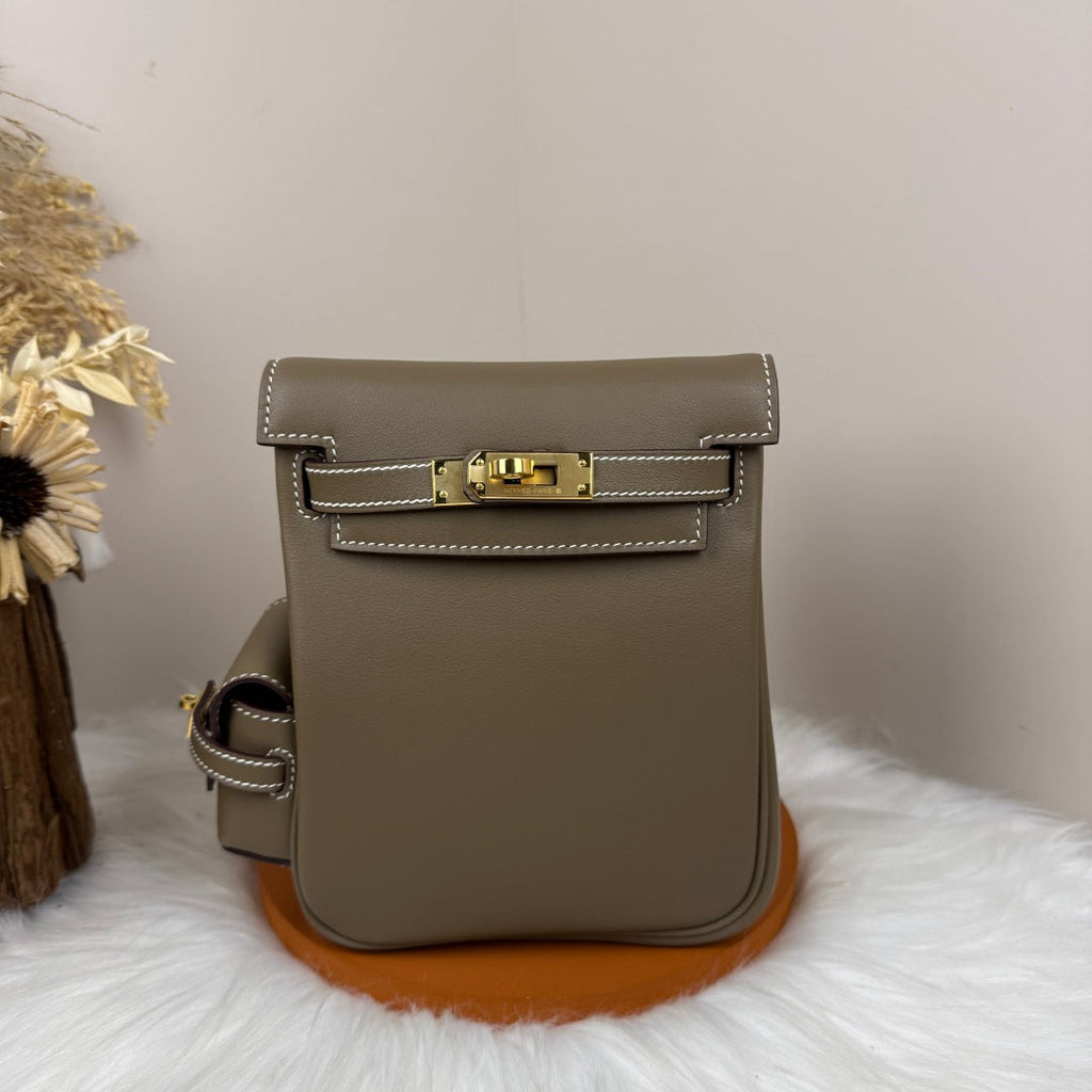 HM Kelly Jump Backpack Taupe Brown Cowhide Gold Hardware 270040