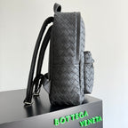 BV 25 Backpack Black Intrecciato Grained Leather