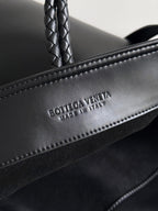 BV 25S Medium Liberta 30cm Black Calfskin GHW