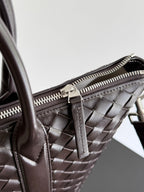 BV 25 Zipped North-South Tote 33.5cm Fondant Intrecciato Leather
