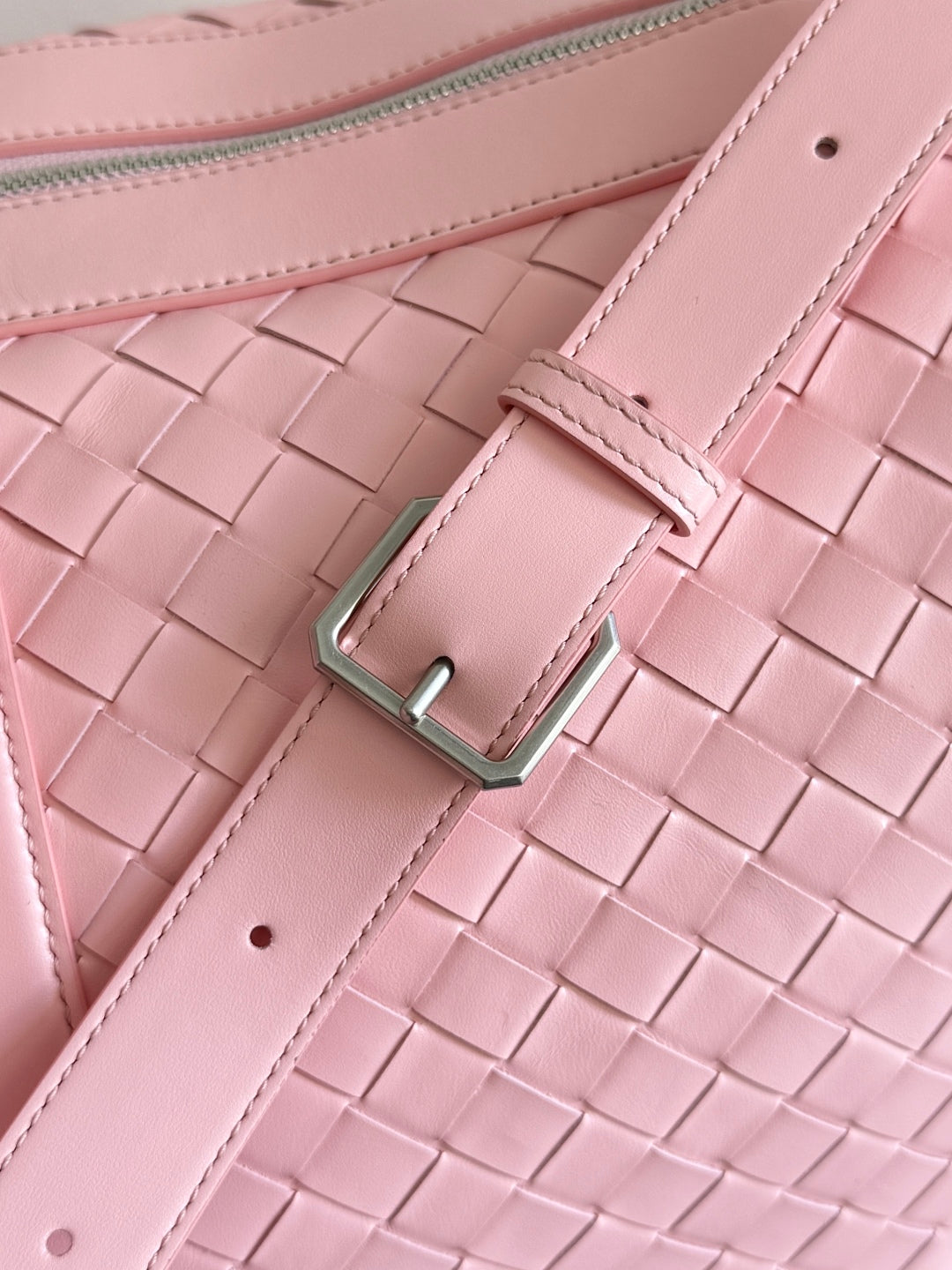 BV 25s  Bottega Veneta Duffel Bag Pink Intrecciato leather