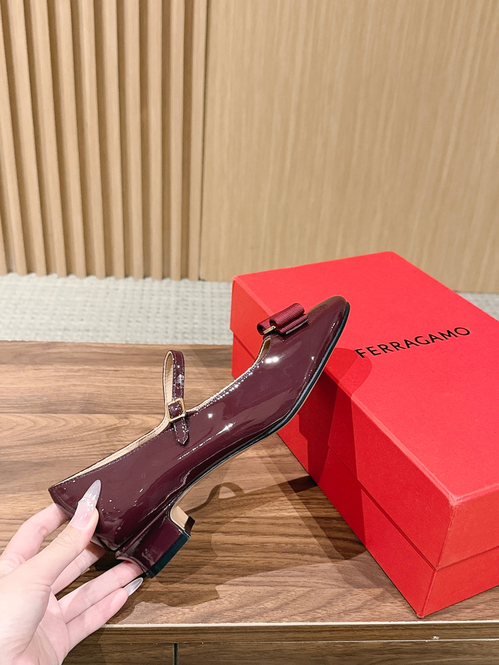 Ferragamo Vara Bow Mary Jane 3cm Burgundy Patent Leather 693007