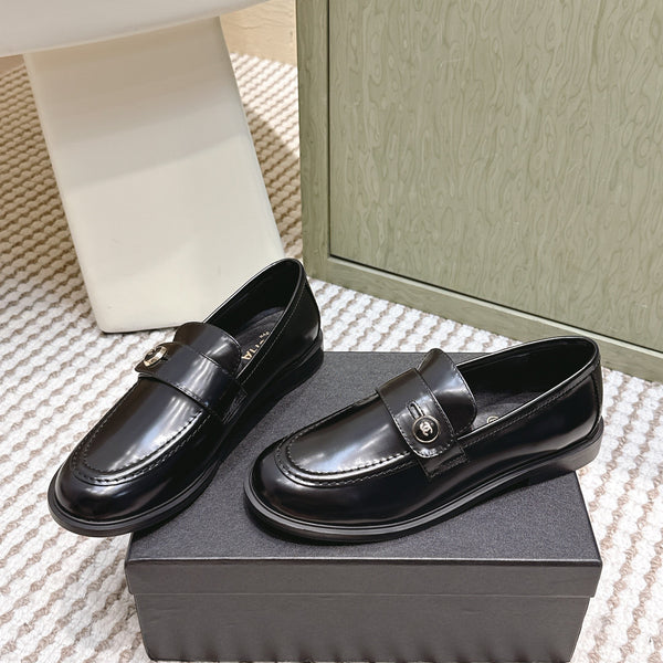 CC 26SS Loafers 3cm Black Glossy Cowhide 653493