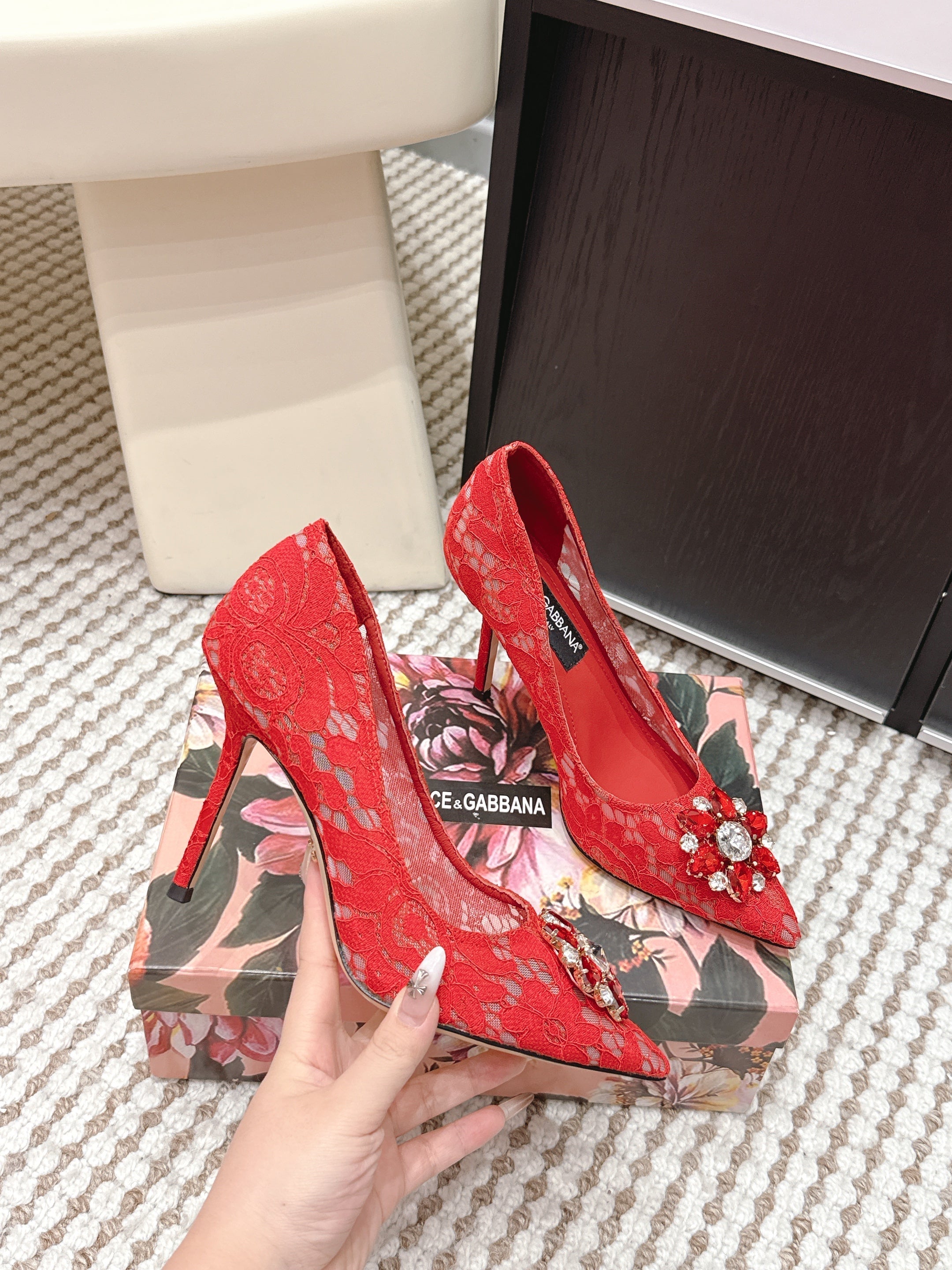 DG Pumps Crystals 9cm Red Taormina Lace 663084